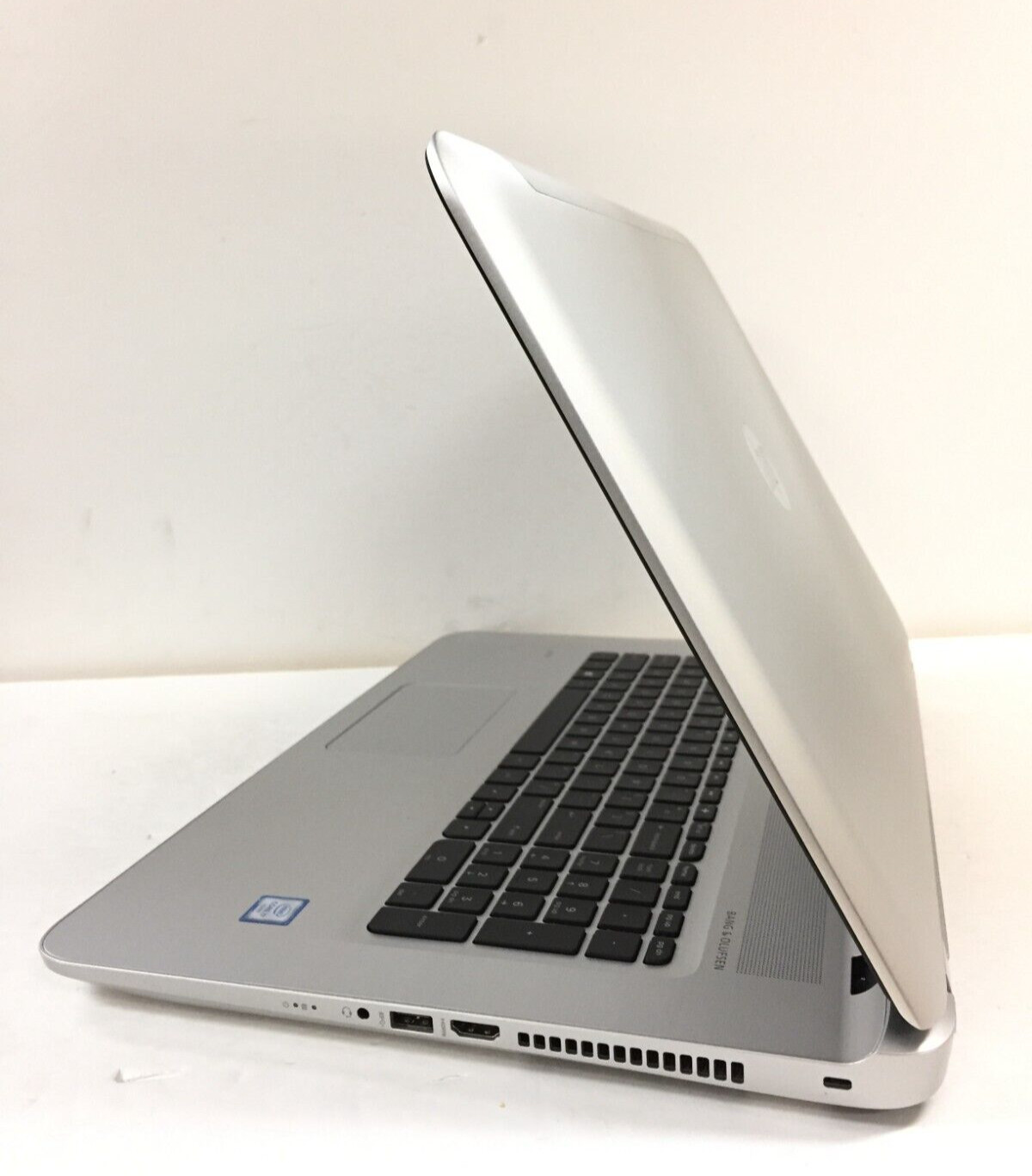HP Envy 17T-S100 Y4A48AV 17.3″ Laptop/intel i7-6700HQ/8GB RAM/1TB HDD/WIN 10