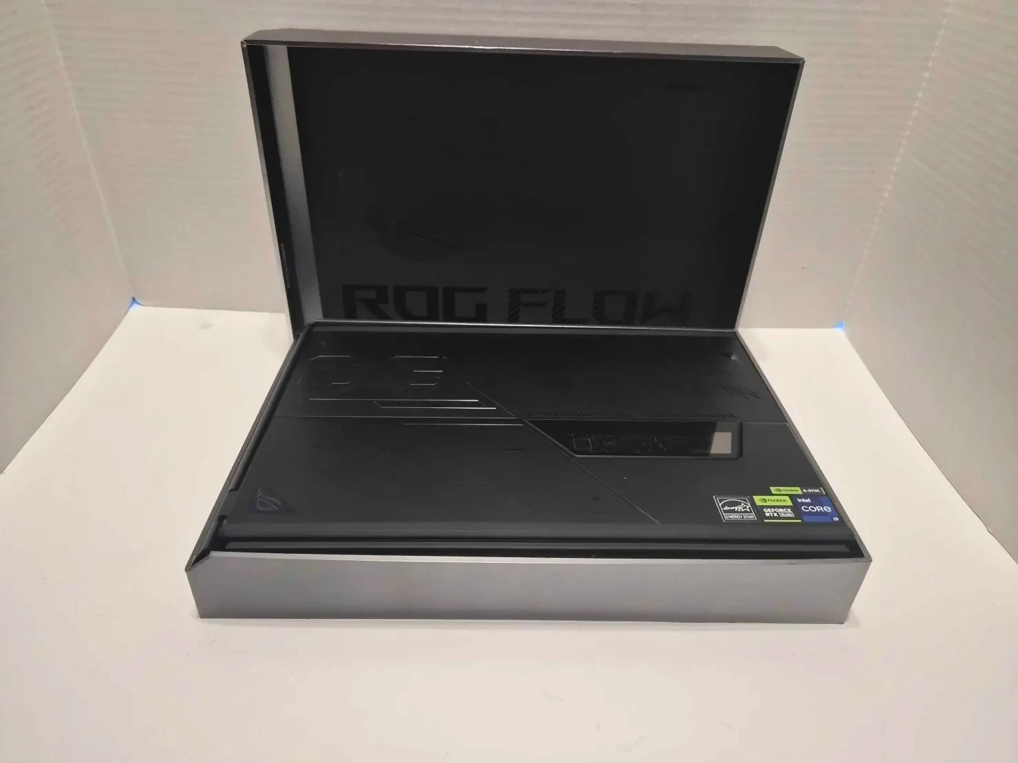 Asus ROG Flow Z13 GZ301 13.4 QHD+TOUCH 2.6 GHz i9-13900H 16GB 1TBSSD WITH STYLUS