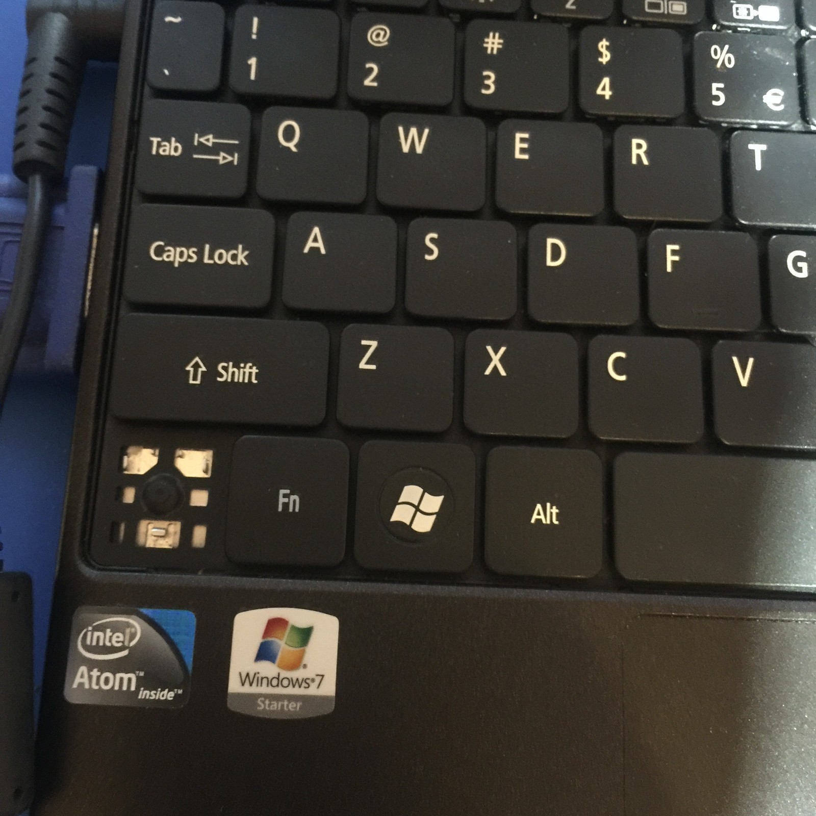 2x ACER LAPTOPS (ASPIRE ONE NAVE50 AND ASPIRON ONE ZE6) BROKEN SCREEN ,BUT WORK