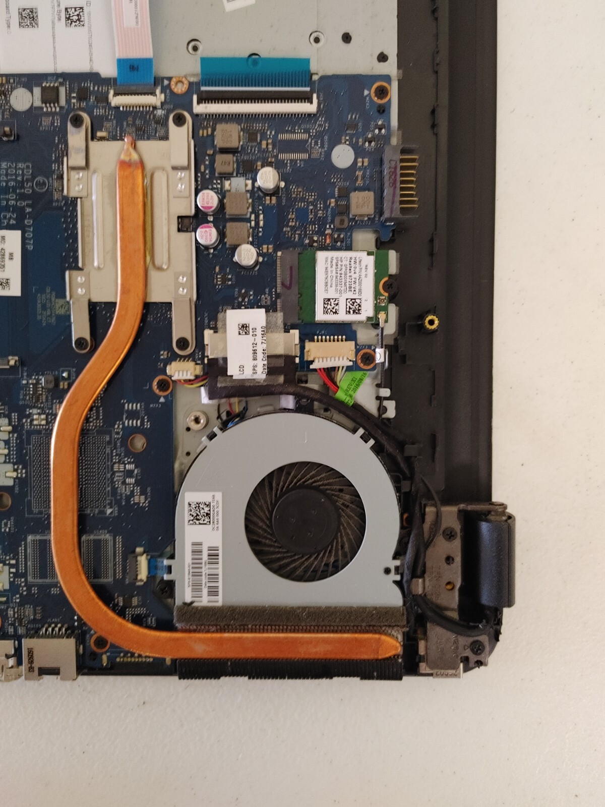 HP Notebook Core i3-7100U@ 2.40GHz, NO RAM , NO HD for parts