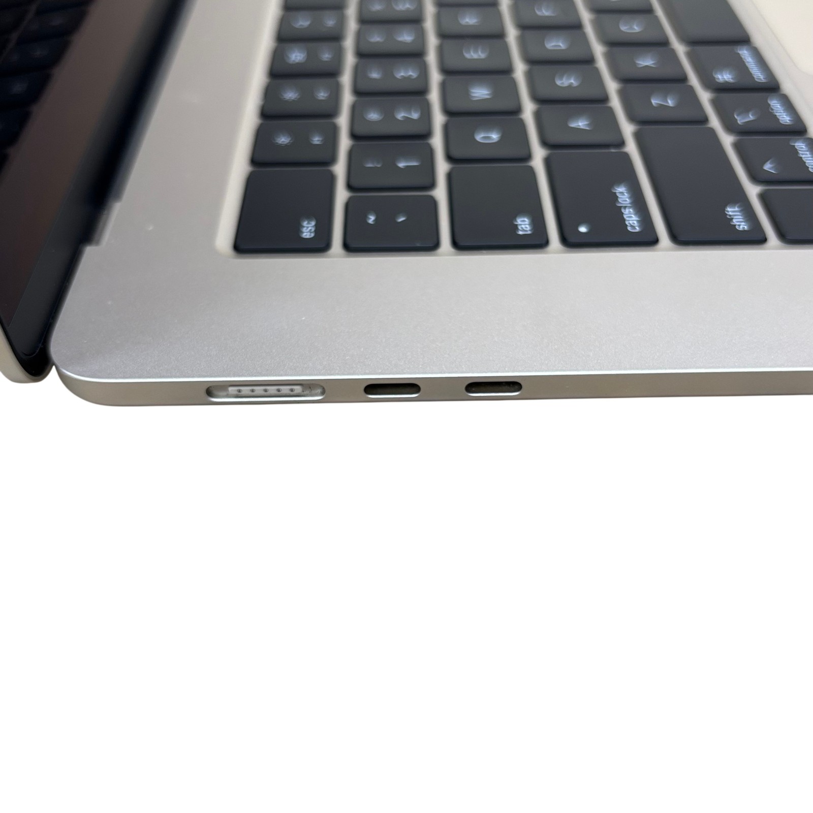 Apple MacBook Air 2025 A3241 MW1J3LL/A M4 Chip 4.4GHz 16GB RAM 256GB SSD 15.3″