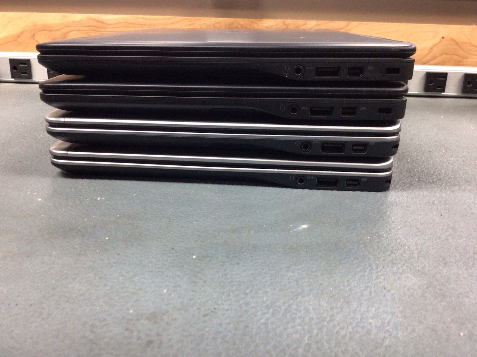 Lot 4x Dell Latitude E7240/E7250 | i7-4th/5th | 8gb Ram | No Drives/OS