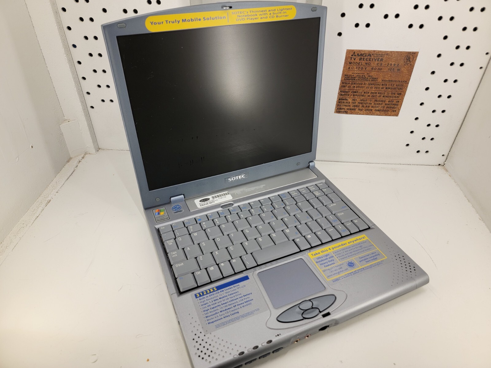 EXTREMELY RARE Windows XP Laptop, SOTEC Notebook 3000 3123XS UNTESTED