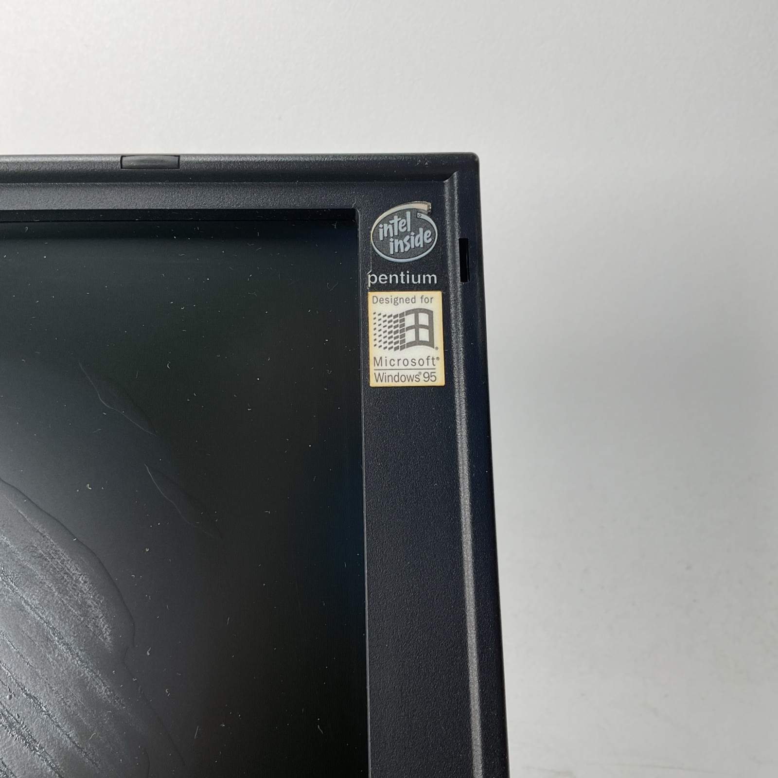 Vintage Dell Latitude LM Laptop TS30GI Pentium Intel – Broken Bad Screen