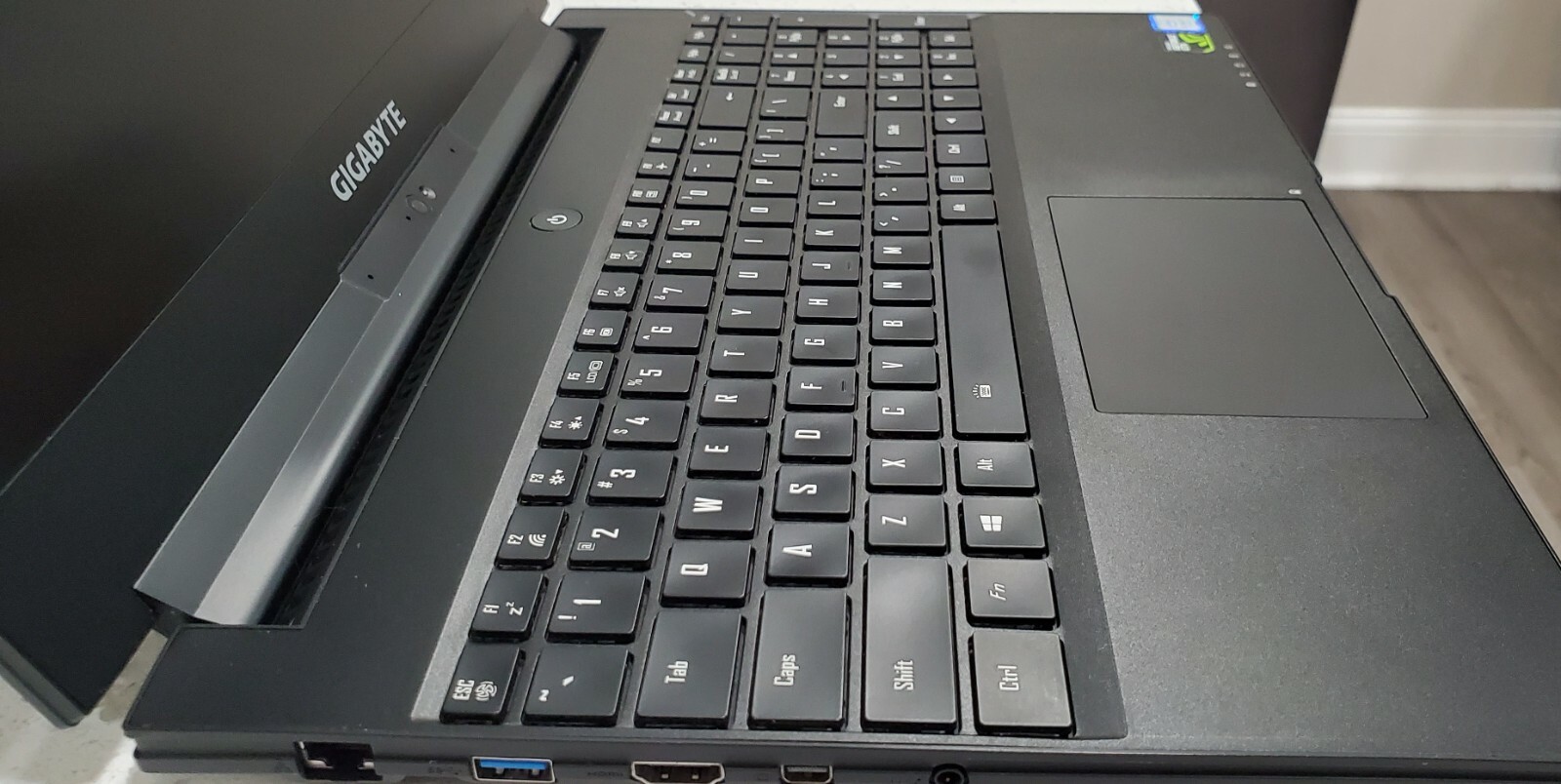 Gigabyte Aero 15 Laptop (Intel Core i7 / NVIDIA GTX 1060)