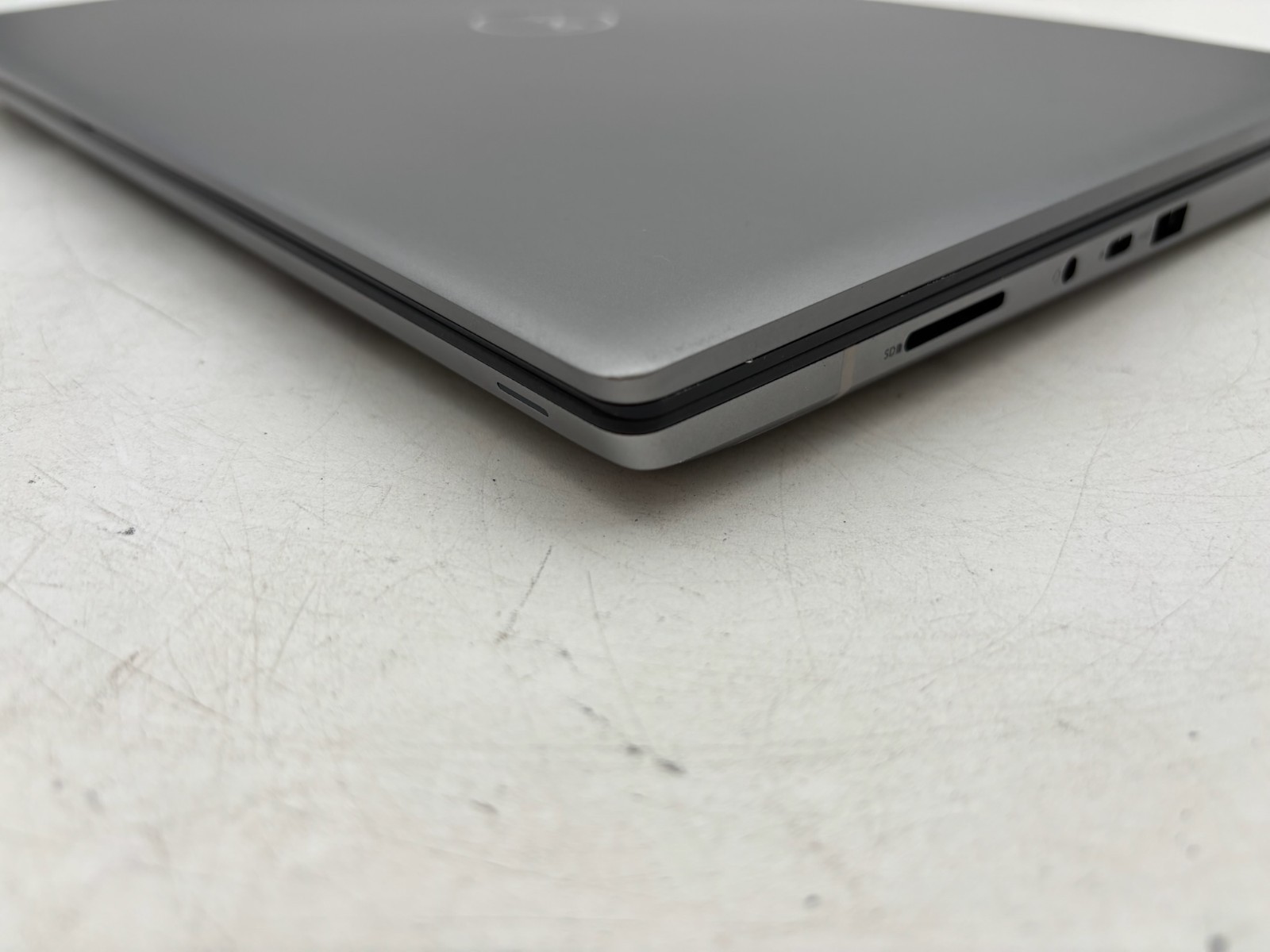 Dell Precision 7680 16″ 512 GB SSD 32 GB RAM i9-13950HX Windows 11 Pro