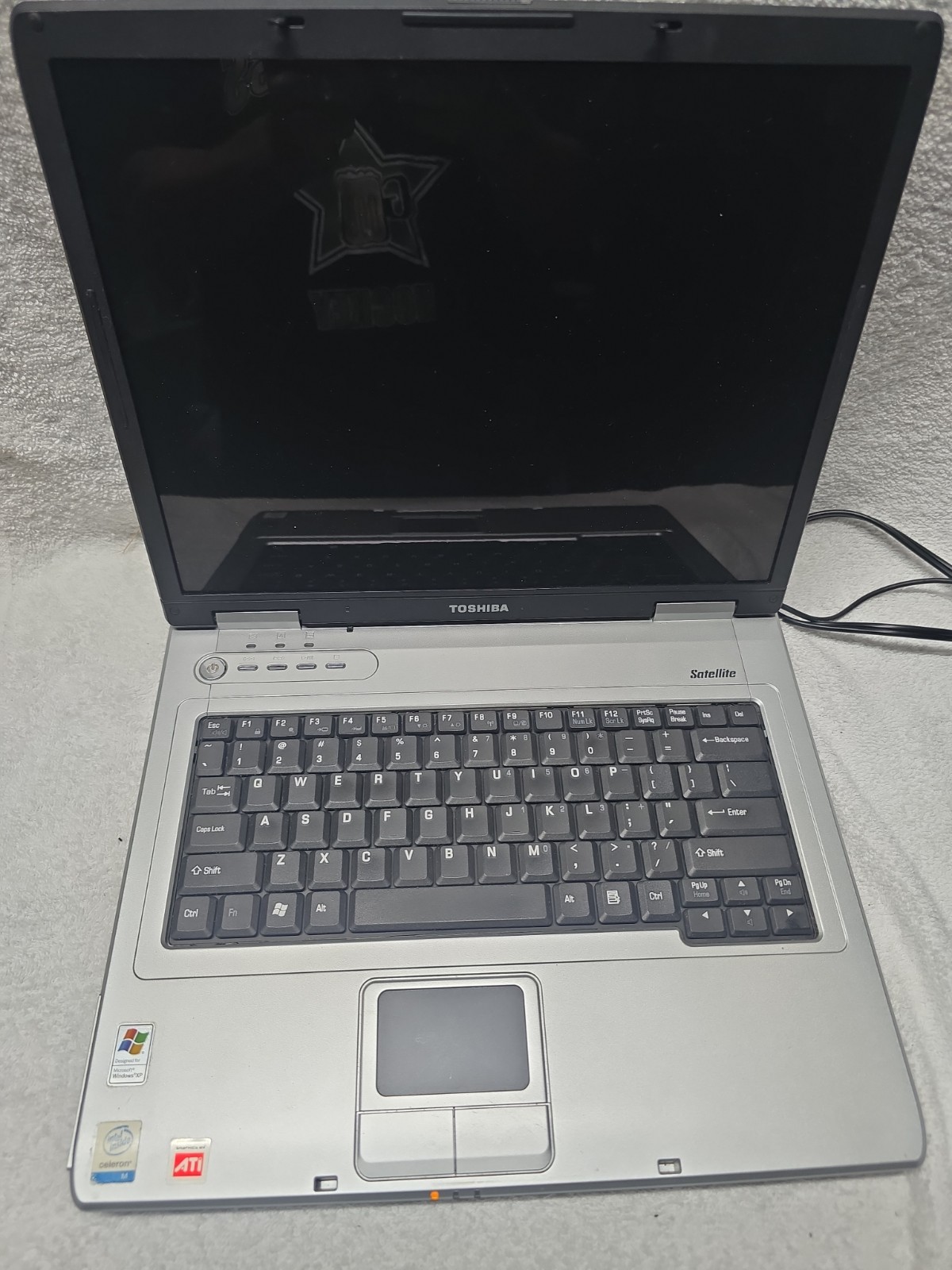 Toshiba Satelite L25-S119 PSL2XU-OOJOOD Intel Laptop Computer w/ Handheld Mouse