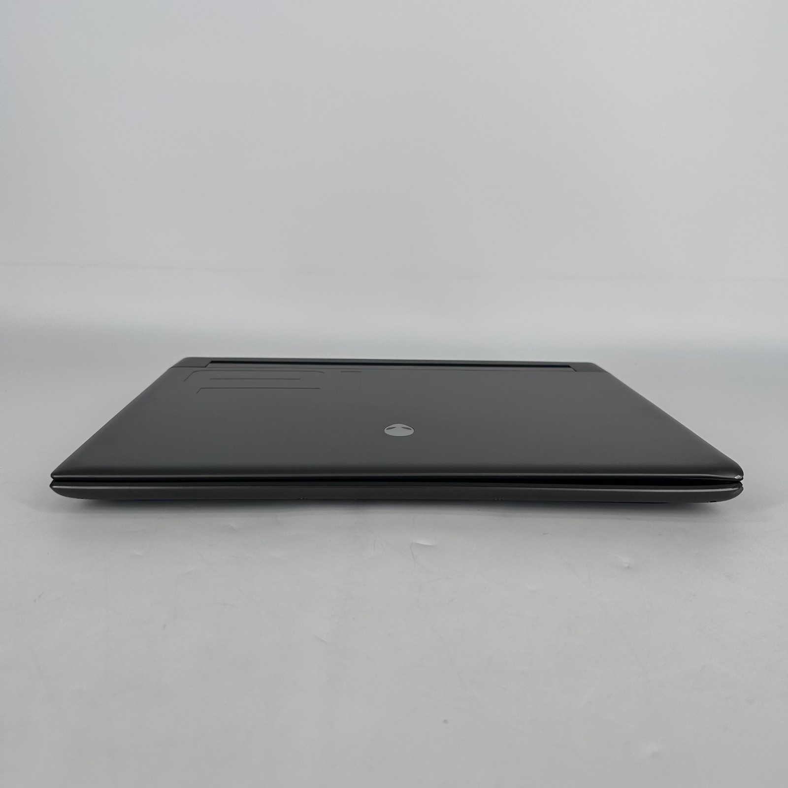 Dell Alienware M16 R1 240Hz QHD+ Ryzen 9 7845HX 32GB 1TB SSD RTX 4080 FAIR