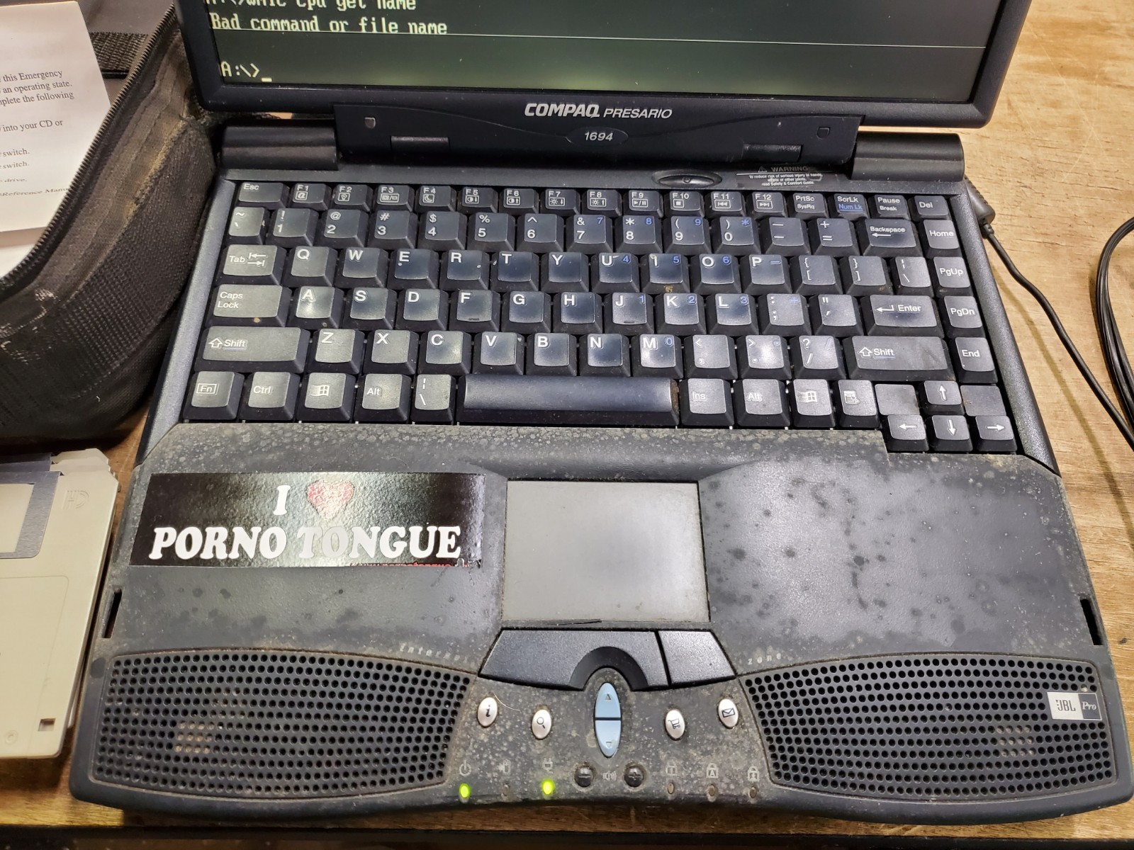 COMPAQ PRESARIO 1694 Windows 98 Laptop for Recovery Repair, DVD Cords Disks Case