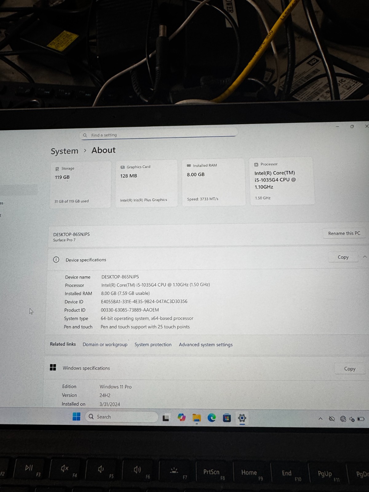 Microsoft Surface Pro 7 Core i5-1035G4, 8GB RAM, 120GB SSD Win11 *READ #6379