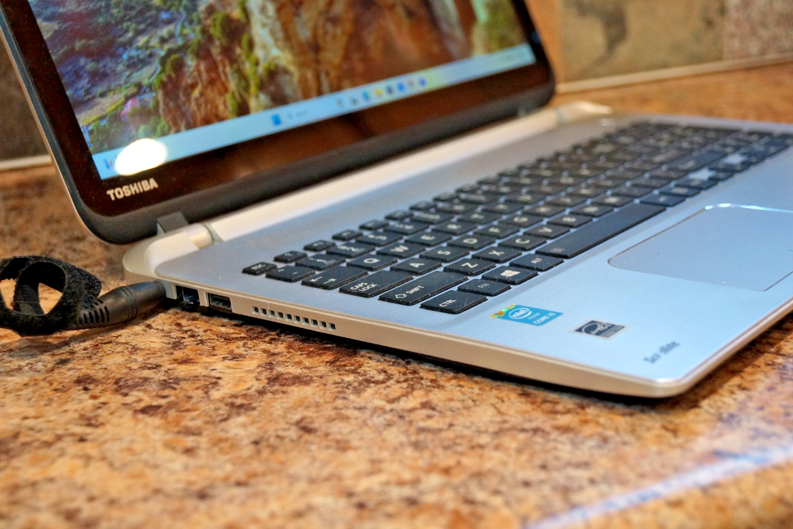 Active 25H2 Version WIN11 PRO Toshiba S55t-B5152 Gen5 i5@2.20GHz,8GB RAM,500GB