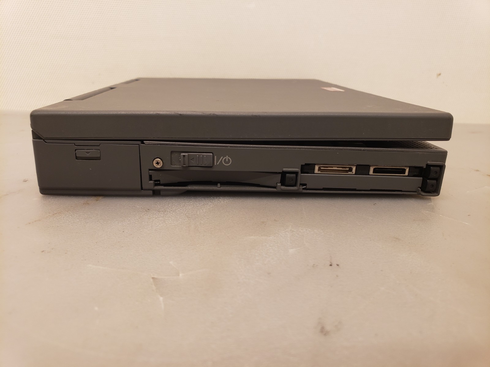 Rare Mini Hitachi Visionbook Traveler 3000 (ThinkPad 235 clone) Laptop *No Power
