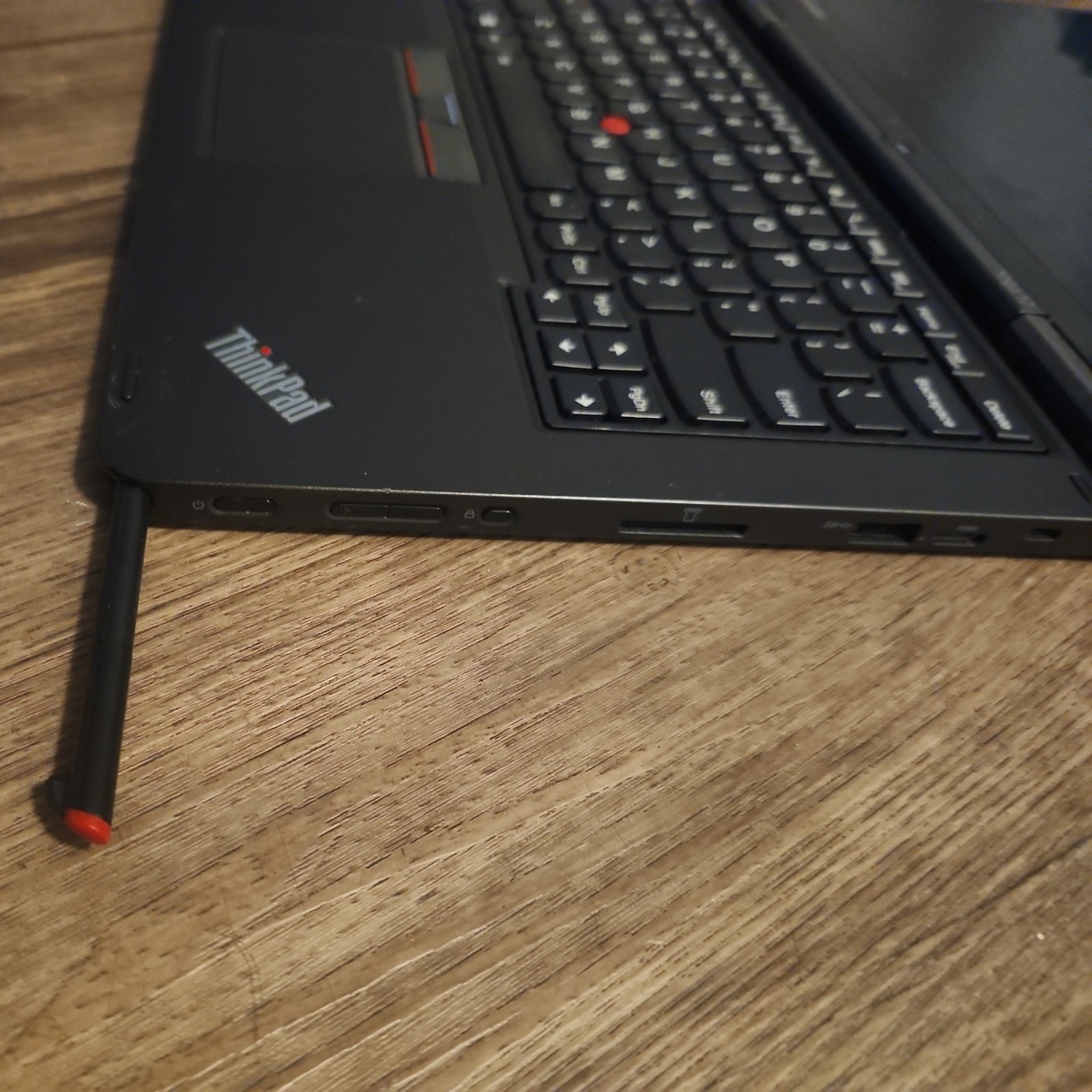 Lenovo ThinkPad Yoga 12 intel i5 Vpro Ultrabook no charger – possibly Parts only