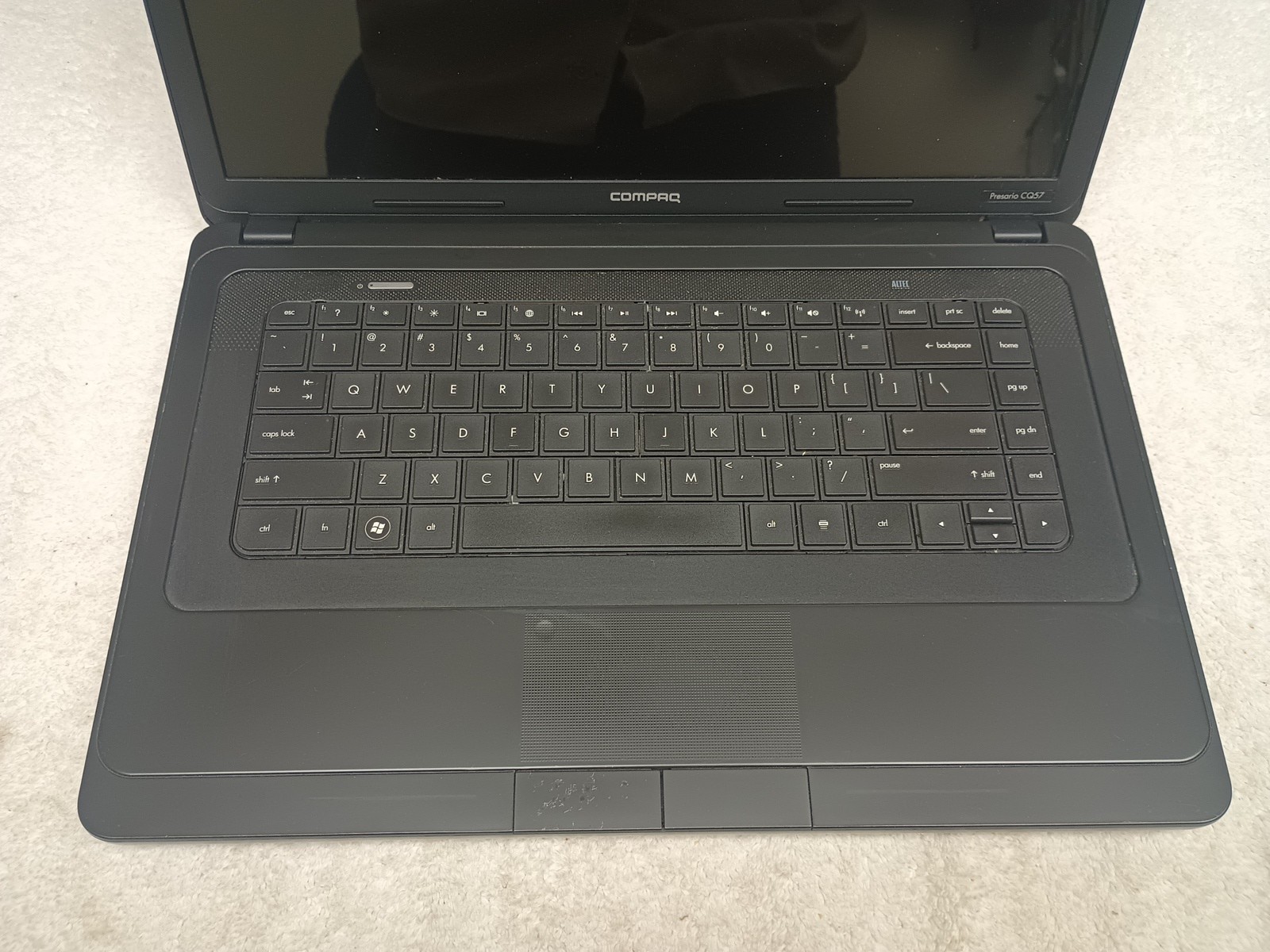 Compaq Presario CQ57-229WM AMD C-50 1.00 GHz 4 GB Ram NO HDD Boot To Bios