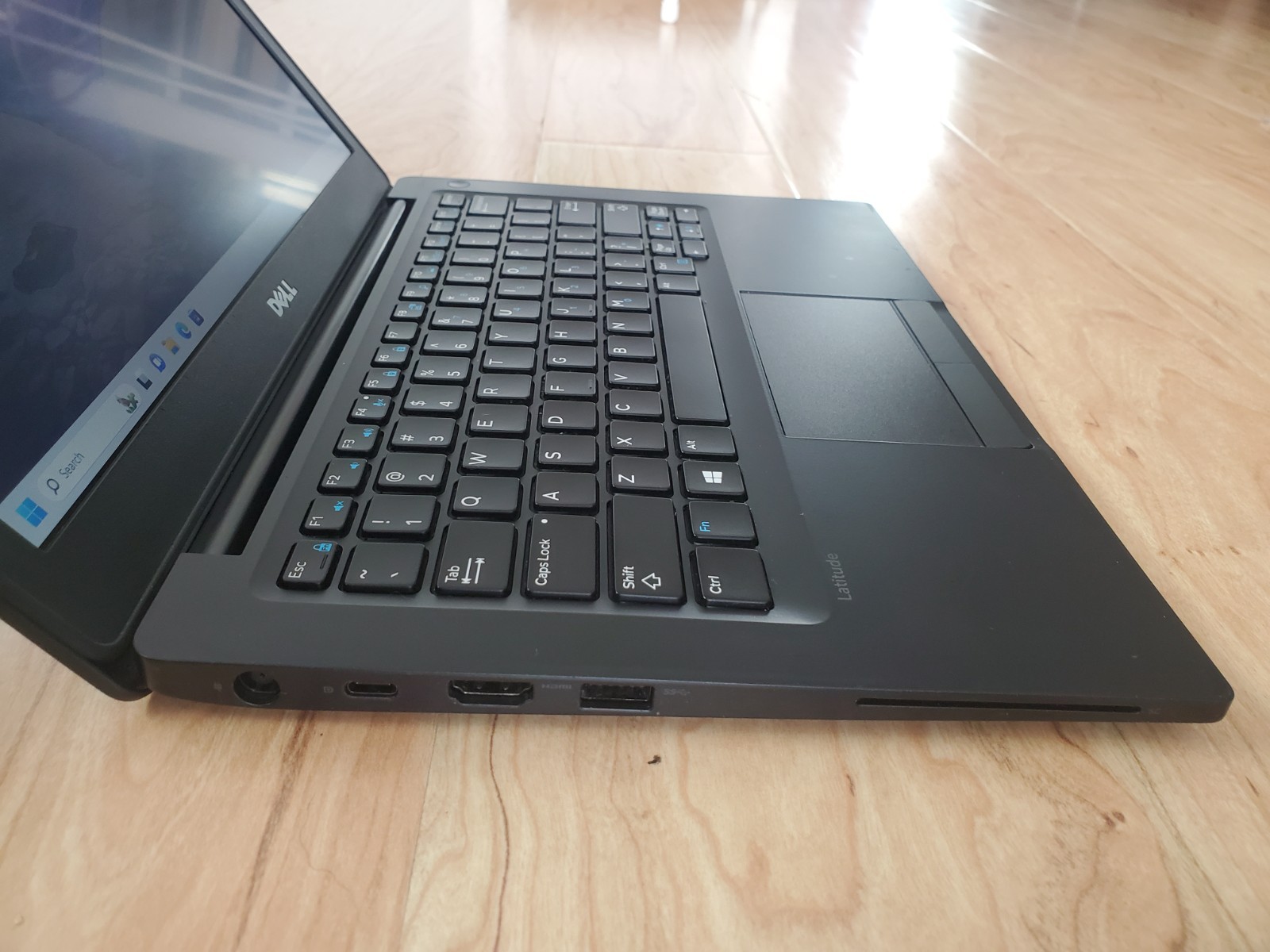Used Dell Latitude 7280 Core i5 Wndows 11 512gb SSD Drive 8gb RAM laptop