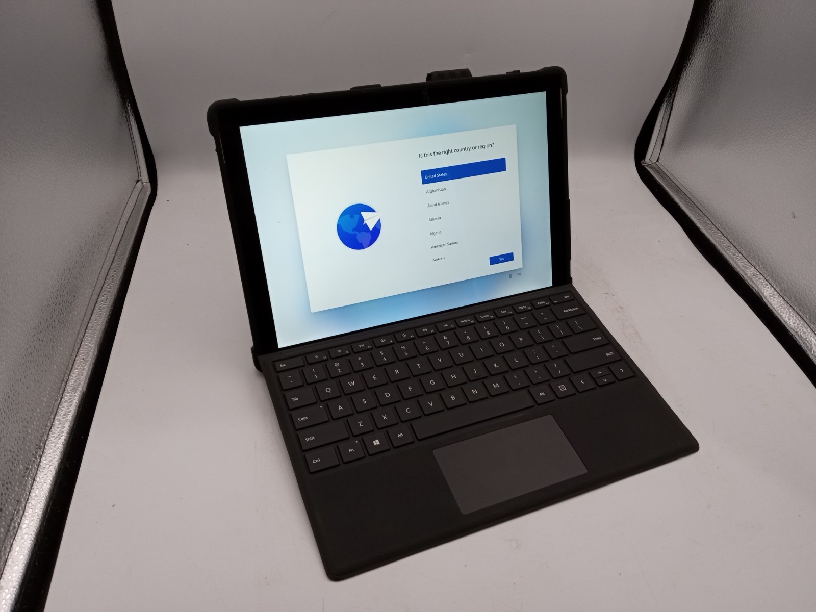 Microsoft Surface Pro 5 1796 12.3″ i7-7660U 16GB RAM 512GB SSD W11 with Case -RR