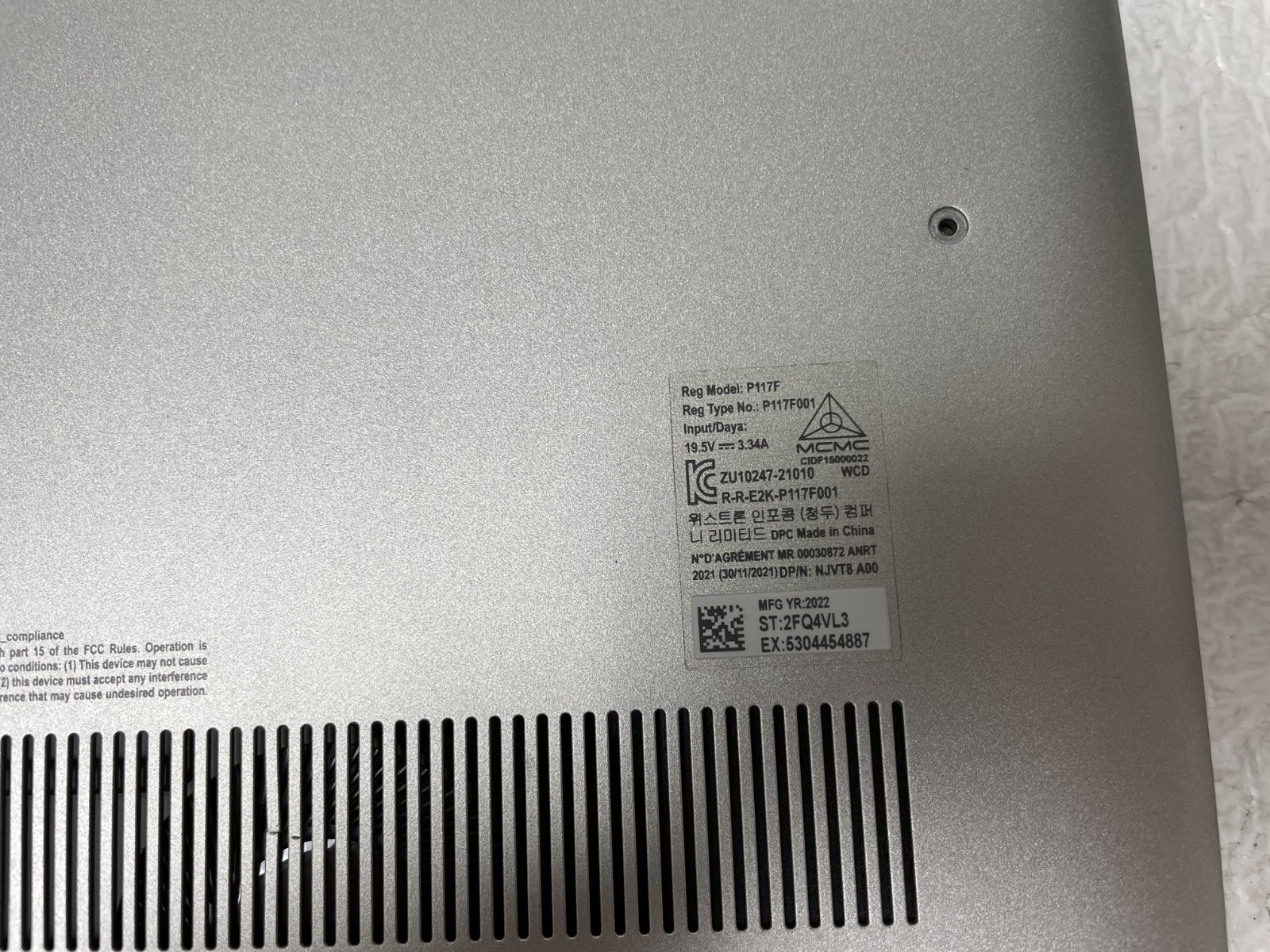 Dell Inspiron 16 5620 16” Intel Core i7-12th 8GB RAM NO SSD BrokenScrn Part READ