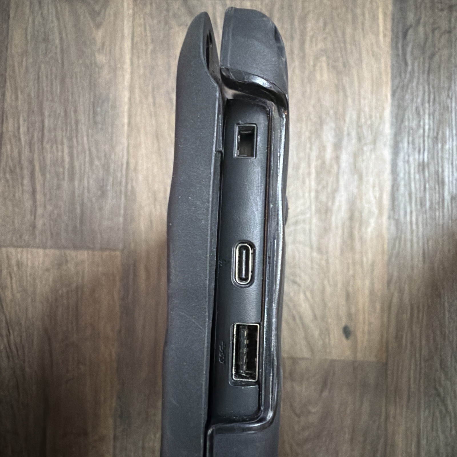 Dell Chromebook 3100 (16GB eMMC, Celeron, 1.60 GHz,4GB) with case cover