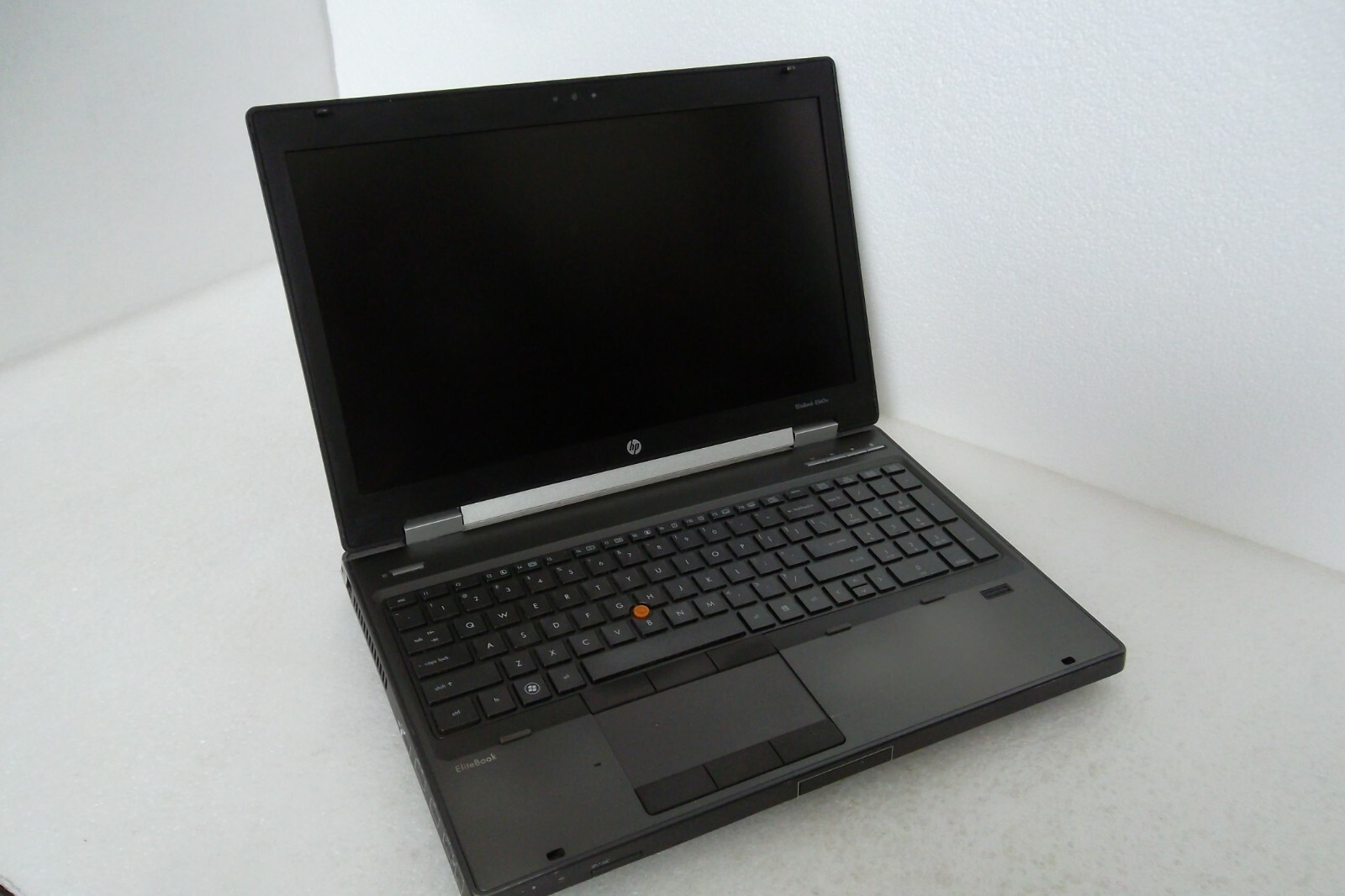 HP EliteBook 8560w Intel Core i7 (Quad) 2.20GHz 16GB Wi-Fi 500GB WebCAM XU085UT