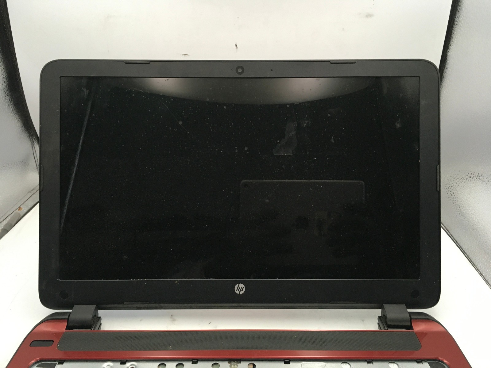 HP 15 F272WM – FOR PARTS/NO POWER – INTEL PENTIUM – NO RAM – NO OS – READ – BB !