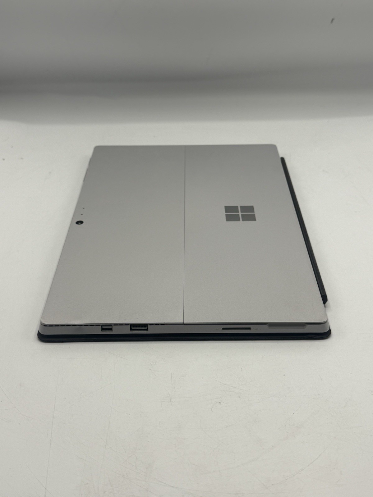 Microsoft Surface Pro 4 1724 12.3” Intel M3-6Y30 4GB RAM 128GB SSD Win10P