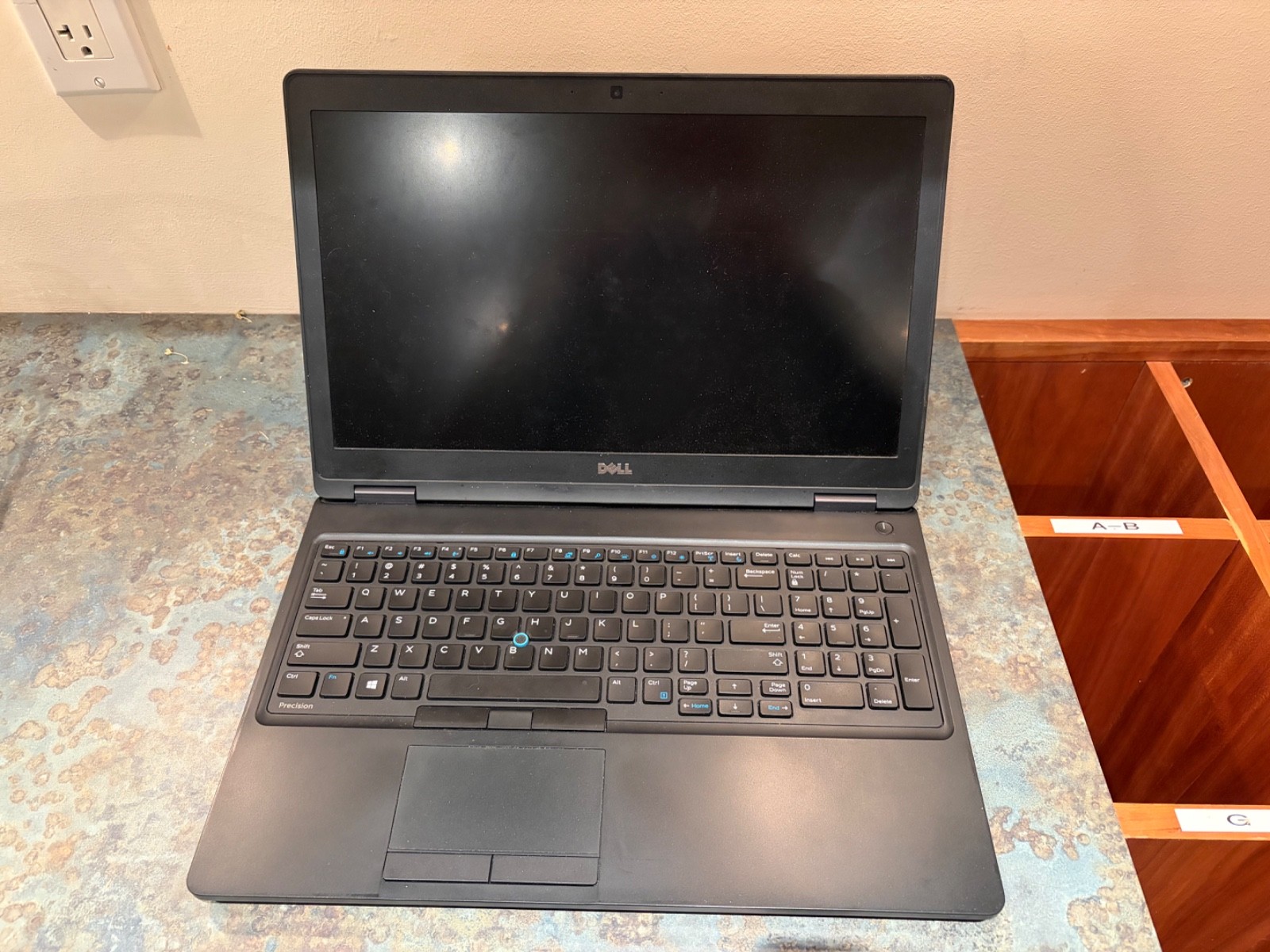 Dell Precision 3520 IntelCore i5-7440HQ @ 2.8 GHz