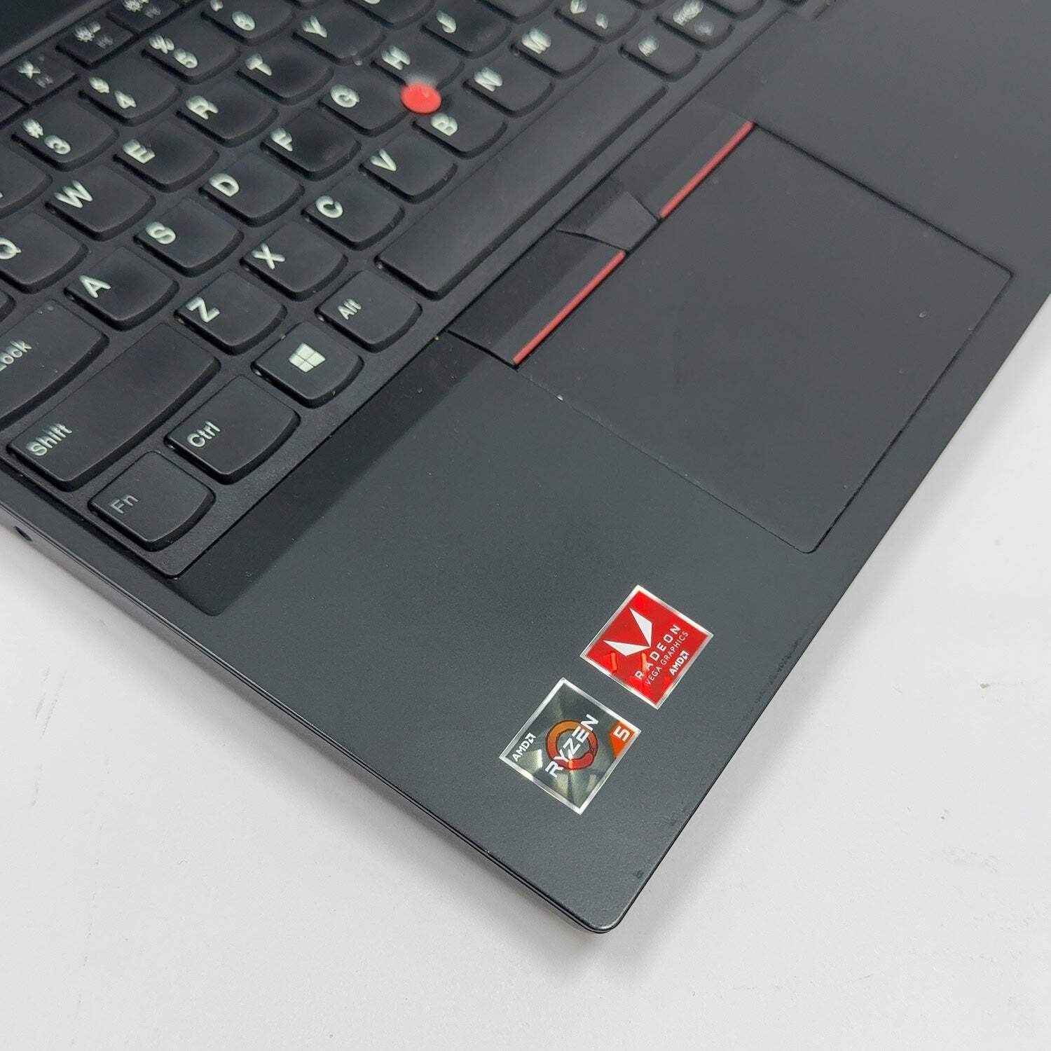 Lenovo Thinkpad E595 15.6″ Ryzen 5 3500U 2.1GHz 8GB RAM 256GB SSD Stickers