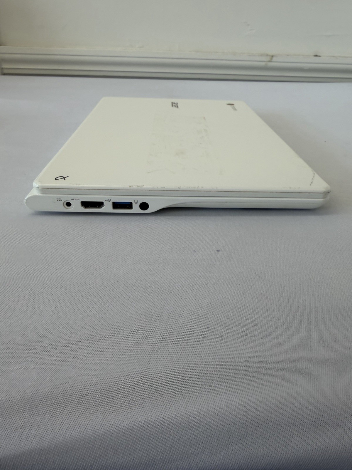 Acer Chromebook C720P-2600 Laptop – Intel Celeron 2955U – 2GB RAM – 32 GB SSD