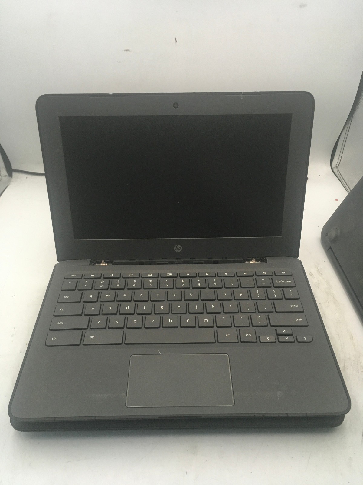 HP CHROMEBOOK 11 G6 EE – FOR PARTS -LOT OF 4- INTEL CELERON N – 4GB RAM -READ-BB