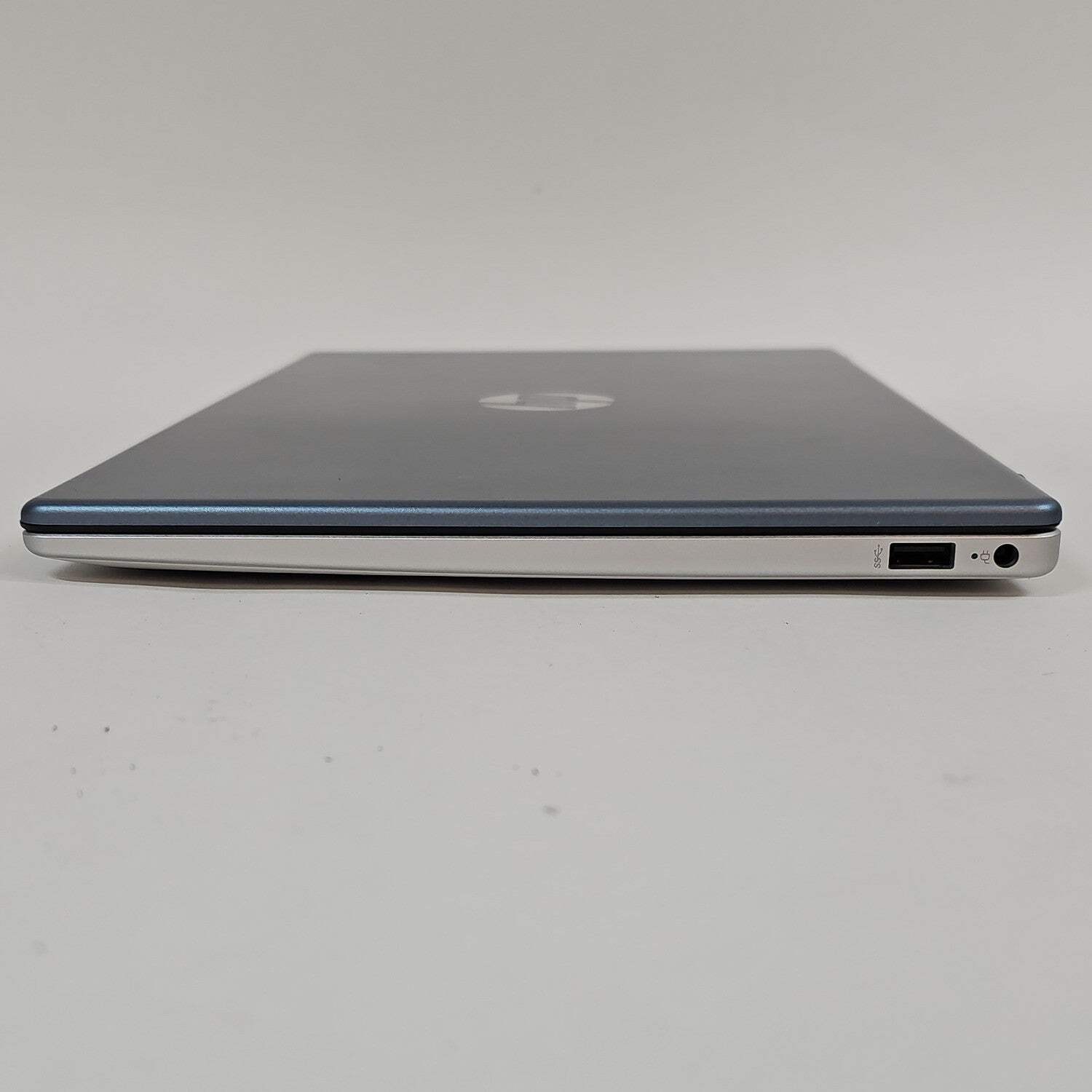 HP Laptop 14-EM0002WM 13.9″ Athlon Silver 7120U 2.4GHz 4GB RAM 128GB SSD