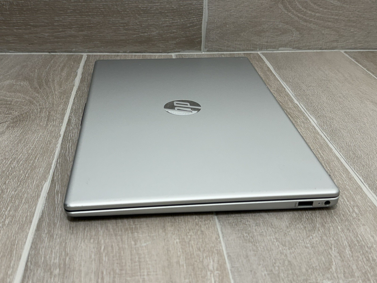 HP 15-FC0025DX 15.6″ HD Touch Laptop Ryzen 5 7520U 8GB RAM 512GB NVMe SSD Win-11