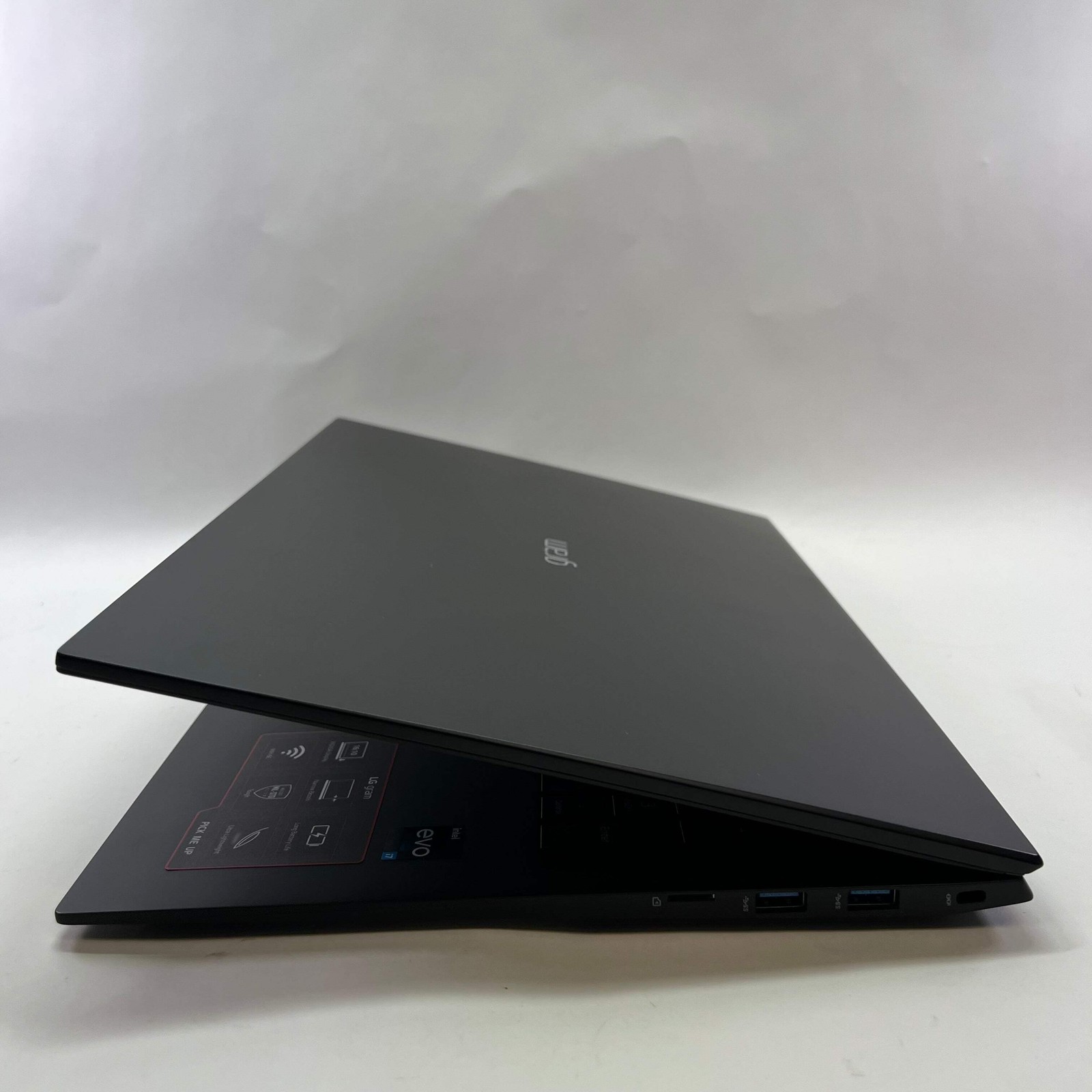 LG Gram 17ZB90R 17″ i7-1360P 2.2GHz 16GB RAM 1TB SSD