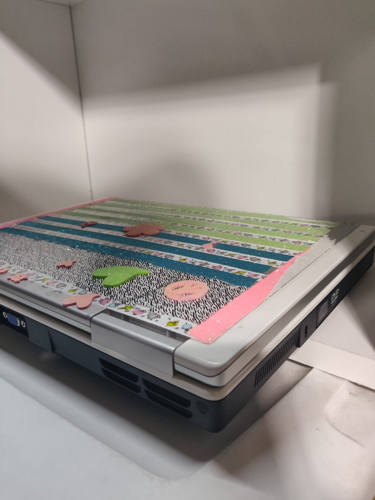 Dell Inspiron PP23LA–FOR PARTS; NOT WORKING–No RAM, Hard Drive, and Charger