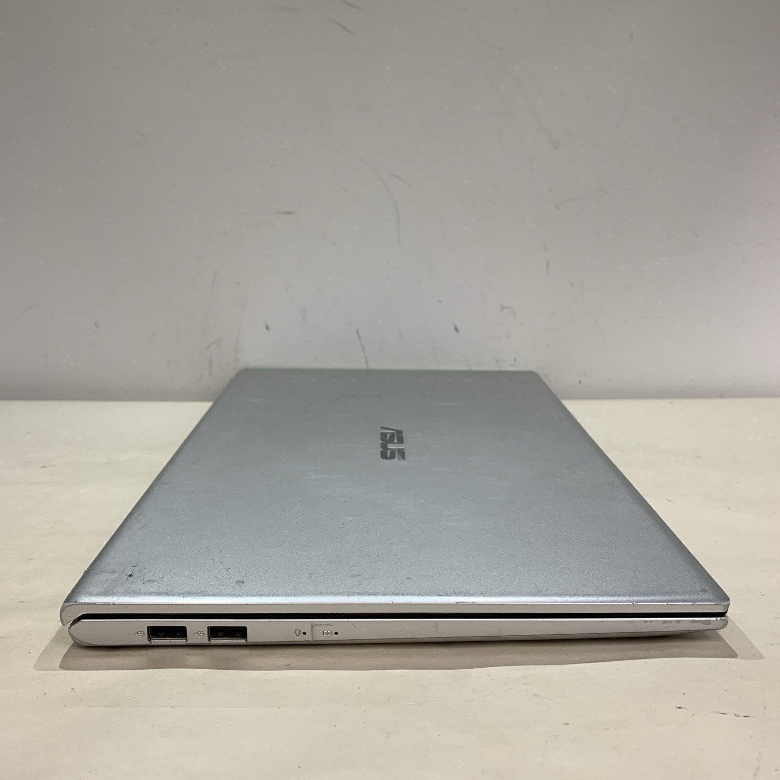 Asus Vivobook 15 X512D 15.6″ AMD Ryzen 5 3500U 8GB RAM 256GB SSD Win11 Home