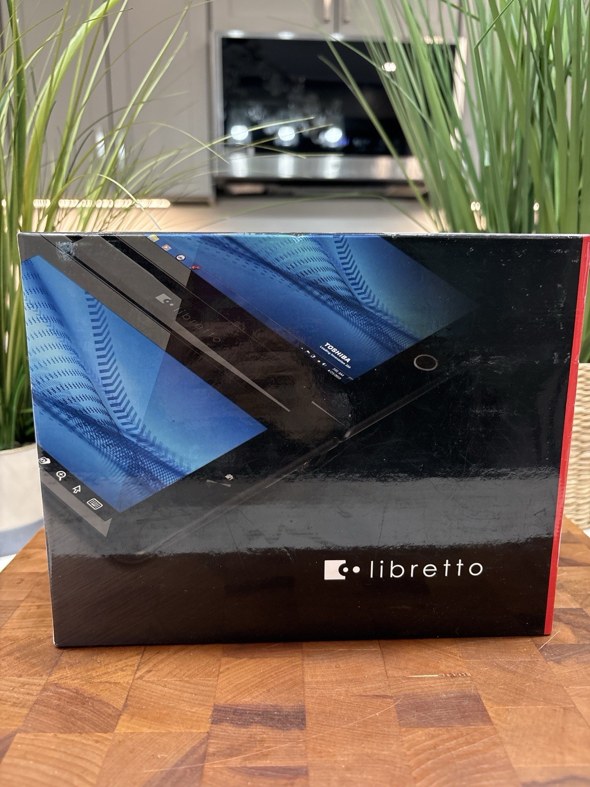 NEW SEALED Toshiba Libretto W105-L251 Dual Screen Windows 7 Mini Laptop 25 Anni