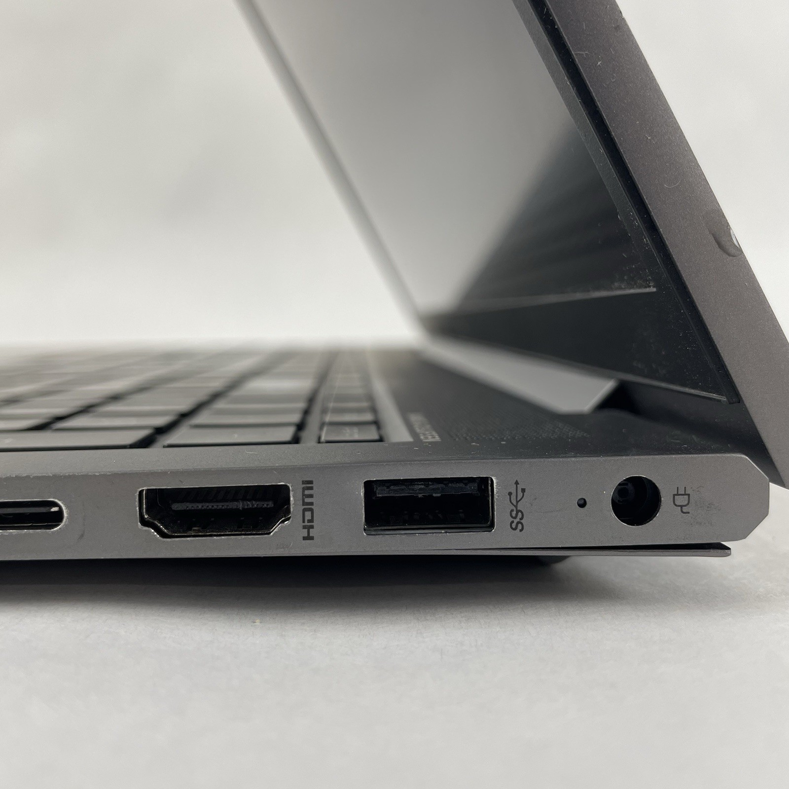 HP ZBook Firefly 15 G7 15.6″ i7-10610U 1.80 GHz 8 GB RAM No SSD/OS/AC