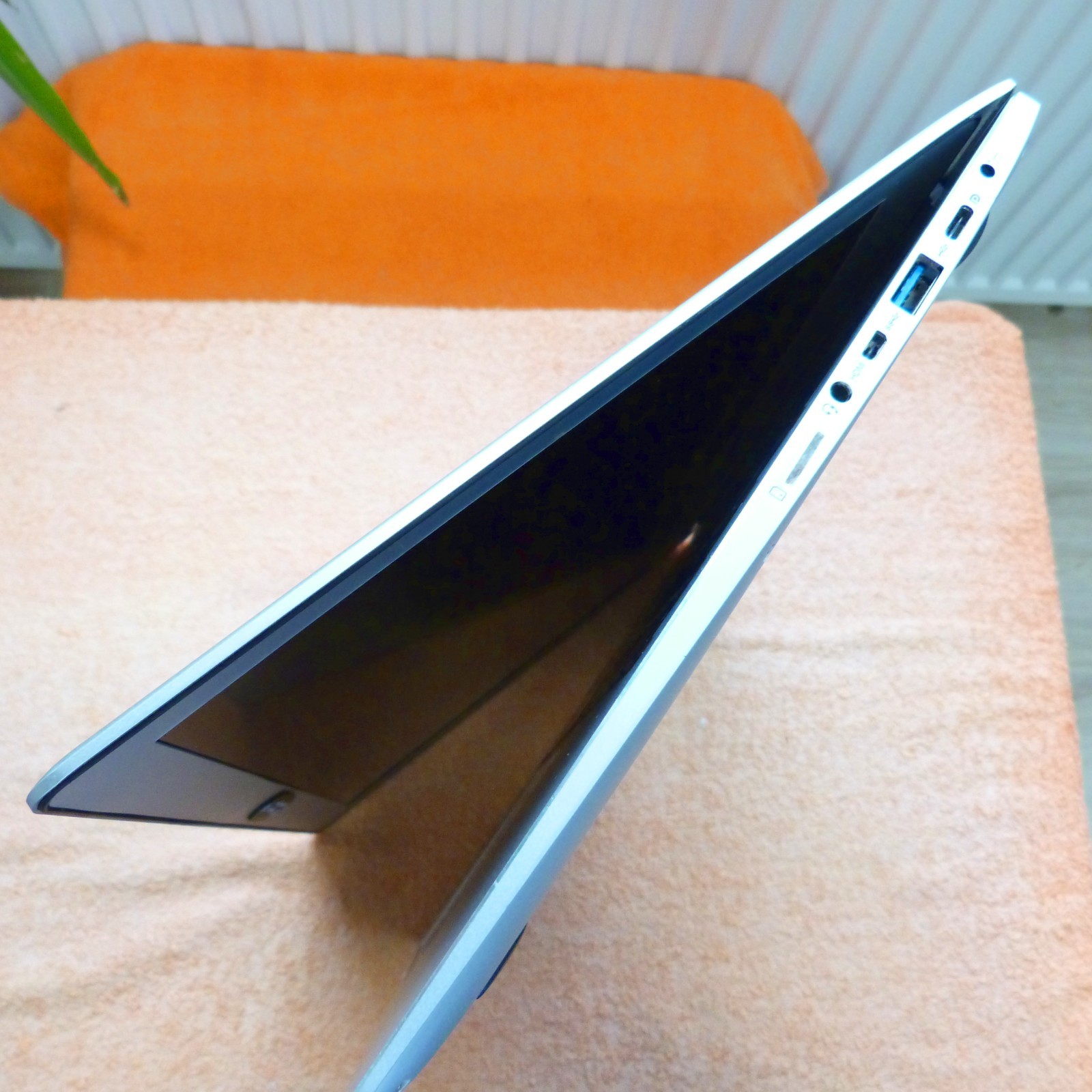 Terra 1460P 14″ FHD METAL ULTRABOOK l Windows 11 PRO SSD I 10 Gen Core i5