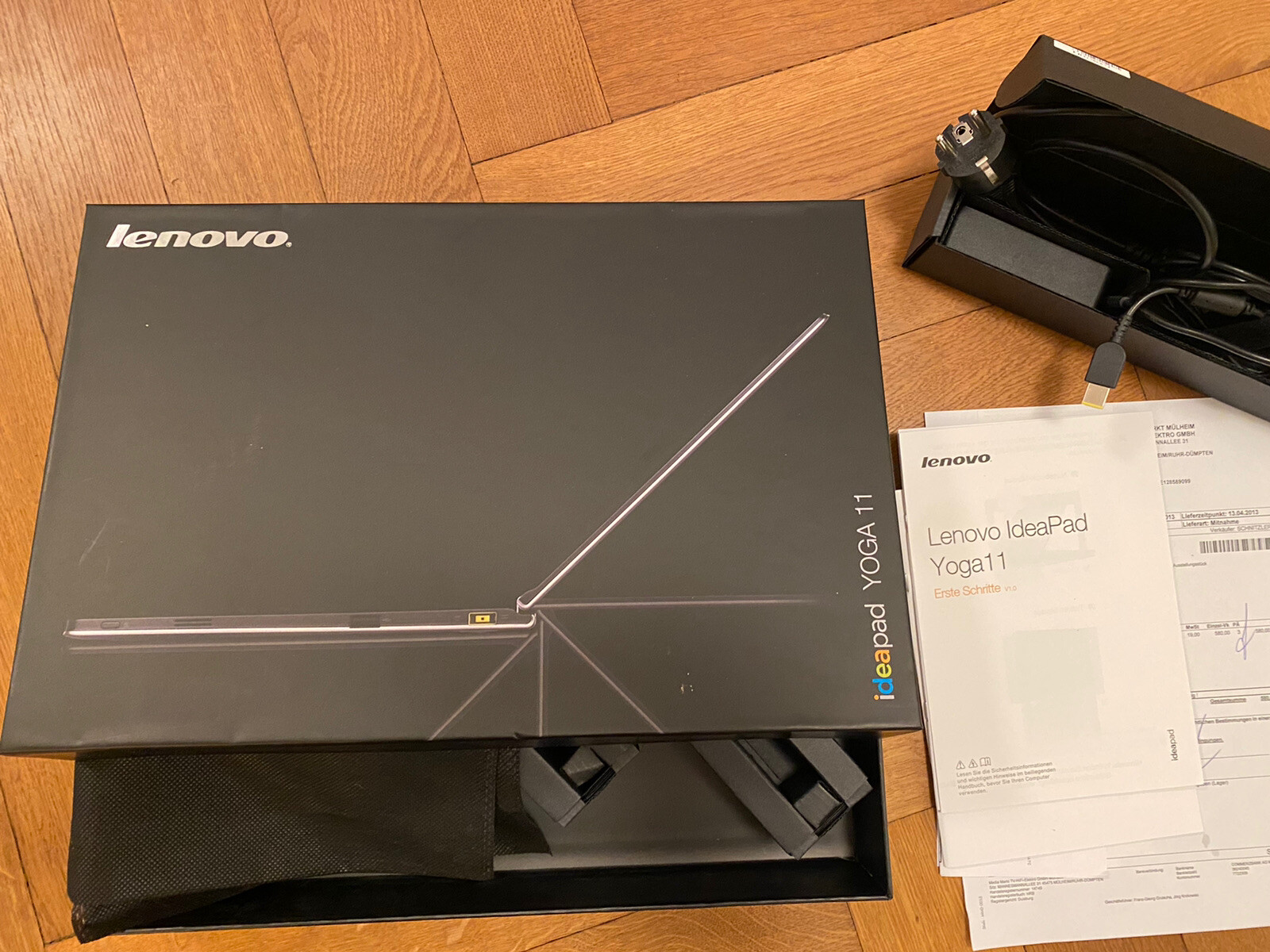 Lenovo Ideapad yoga 11 (11.9 inch LED, 1.3 GHz CPU, 2GB RAM, 64GB SSD, Win8 RT)