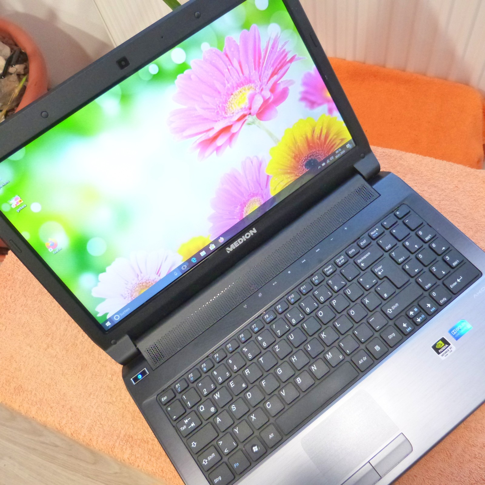 Medion P6816 DOLBY Business 15″ l 12GB RAM NEW l SSD Windows 10 HDMI USB3