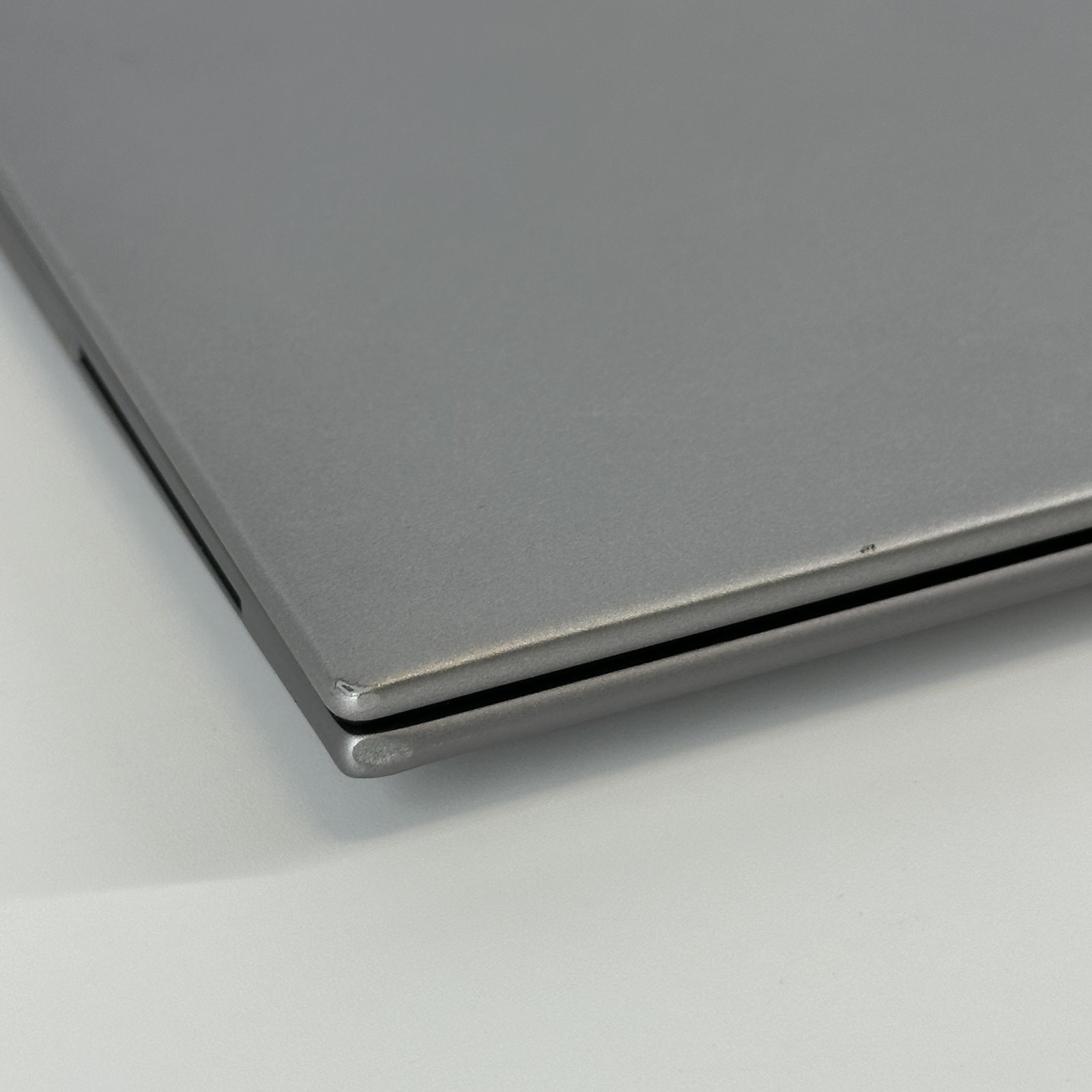 HP ZBook Firefly 14 G10 FHD+ 1.9 GHz i7-1370P 16GB 512GB SSD Good – BEZEL SPLIT