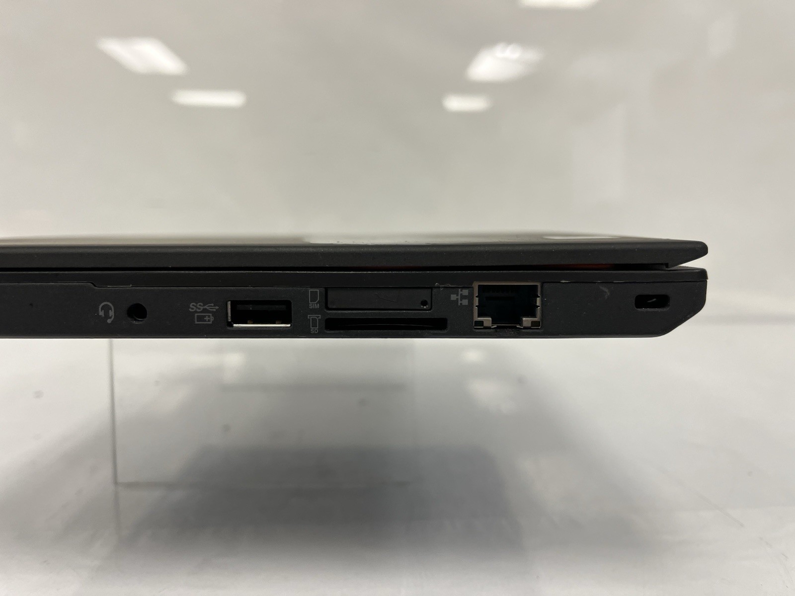 Lenovo ThinkPad x240 Laptop Intel i7-4600U 2.10GHZ 8GB RAM NO HDD FOR PARTS
