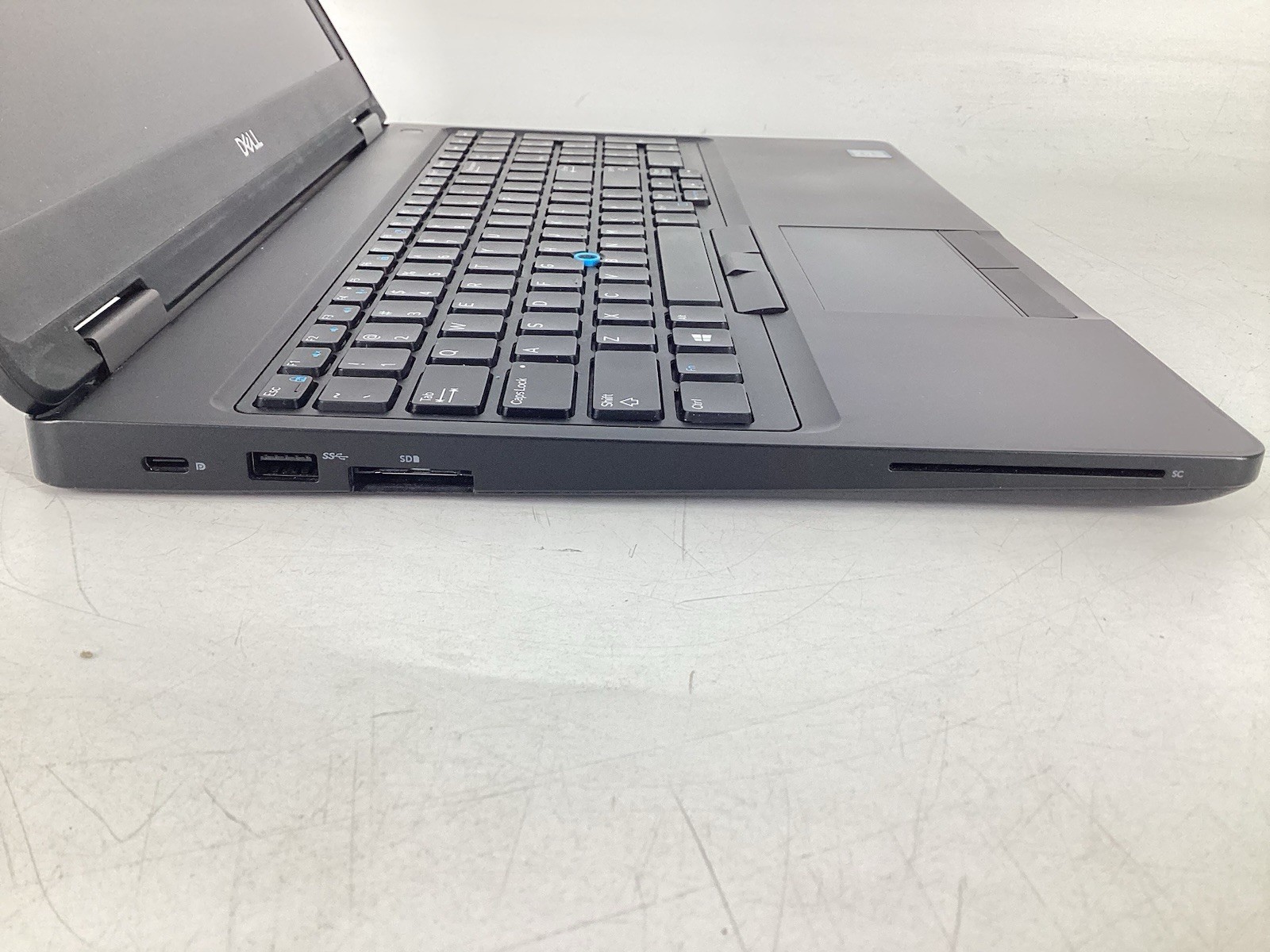 Dell Latitude 5590 15.6″ (i5-8350U @1.70GHz 8GB RAM No SSD No OS) No AC B-Grade