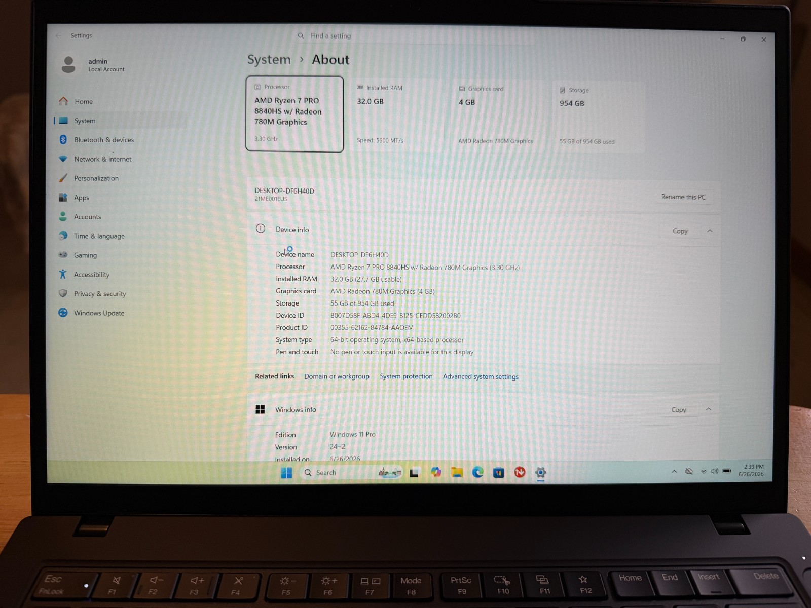 Lenovo ThinkPad P14s Gen 5 AMD | Ryzen 7 PRO 8840HS | 32GB DDR5 | 1TB SSD