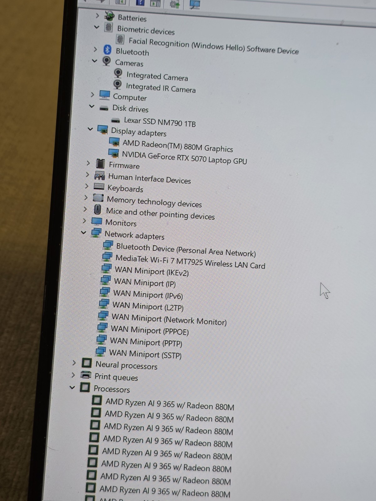 Razer Blade 14 2.8K OLED 120 Hz Ryzen AI 9 365 32GB RAM 1TB SSD NVIDIA RTX 5070!
