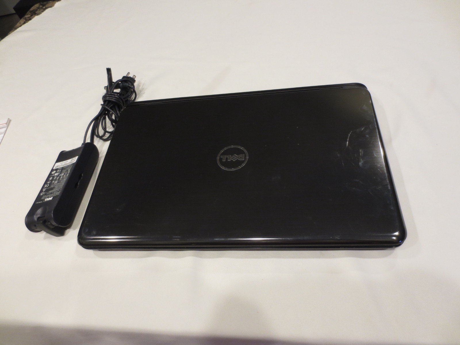 Dell Inspiron N7110 17″ Laptop Intel i7-2670 1TB HD 8GB Ram 2.2GH DVD RW Win 10