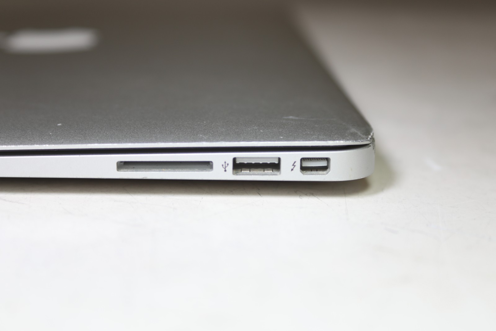 MacBook Air (A1466) Intel(R) Core(TM) i5-5250U CPU @ 1.60GHz-4GB RAM-128GB SSD