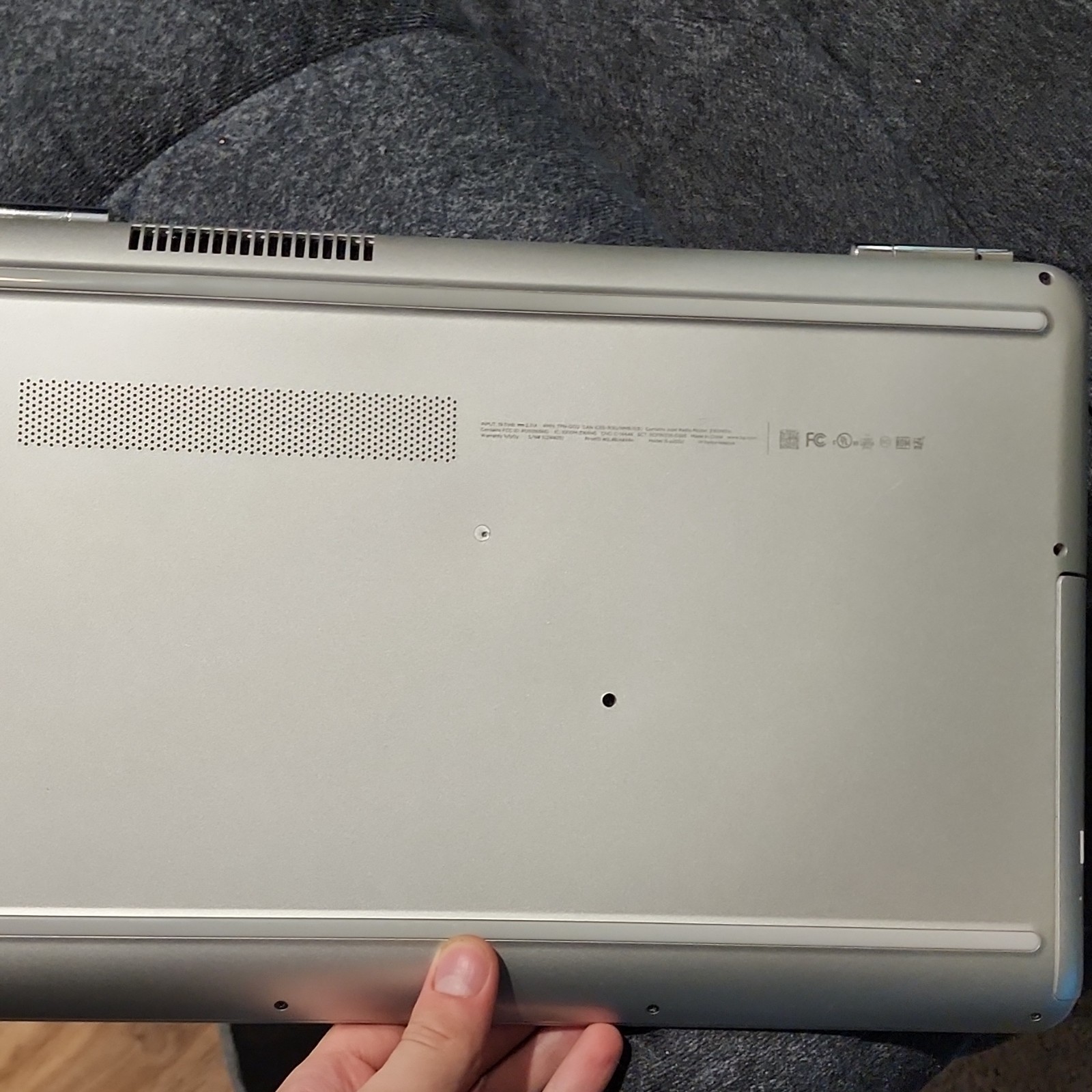 HP 15 in Silver Notebook Laptop Intel Core i5-6200U for Casual Computing