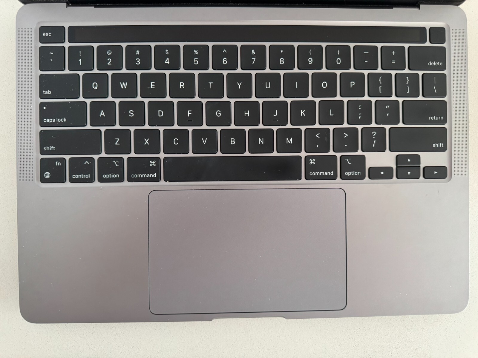 Apple MacBook Pro 13 in 2020 / Apple M1 3.22 GHz, 512 GB 8 GB RAM