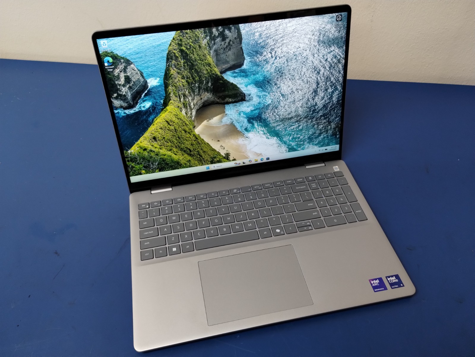 DELL 16 DB16250 VPVXG, Intel Core Ultra 9 288V, 3.30 GHz, 32 GB RAM, 1 TB NVMe