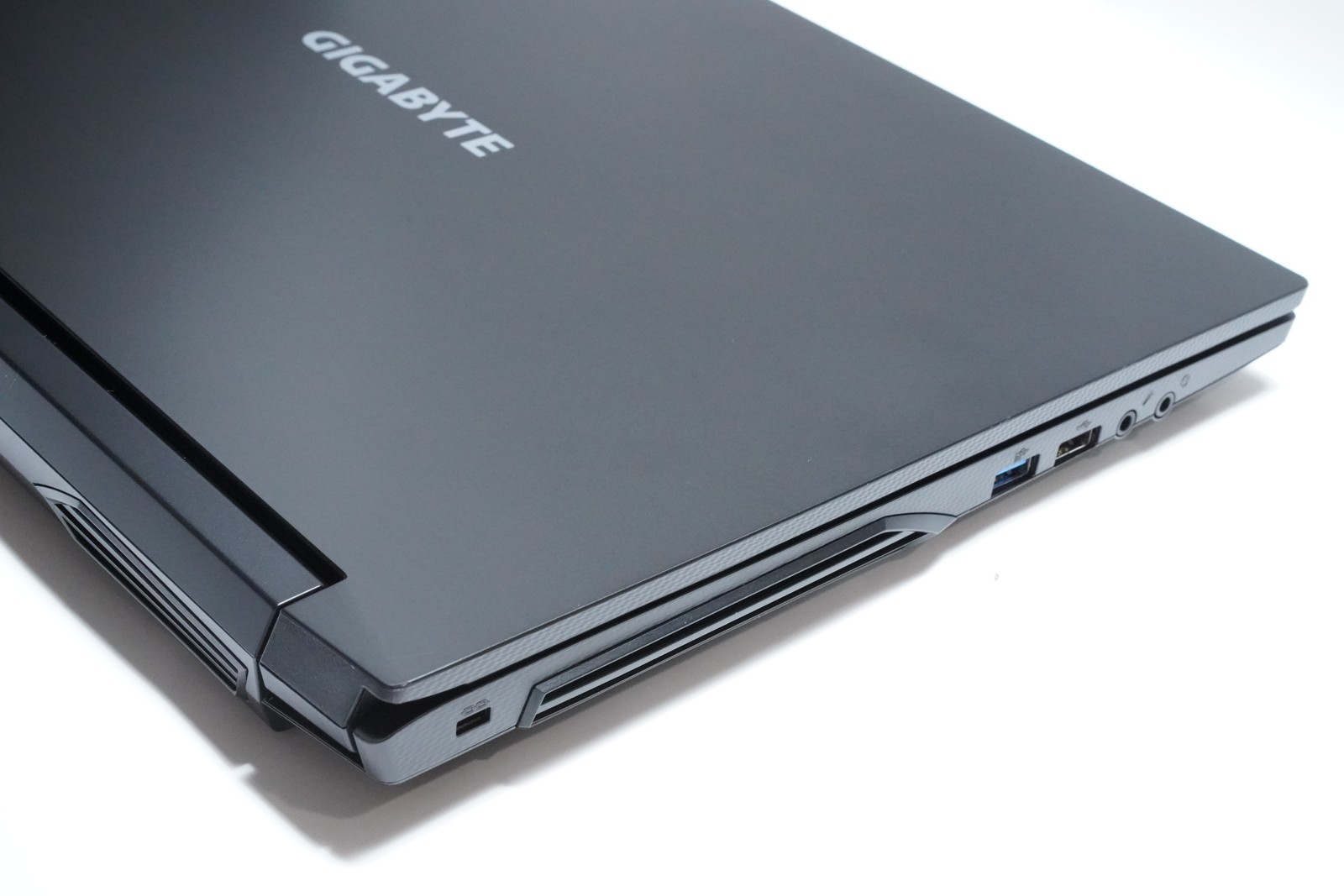 GIGABYTE G5 KD 15.6″ Gaming Laptop i5-11400H 16GB 512+500GB RTX 3060 2K 144Hz